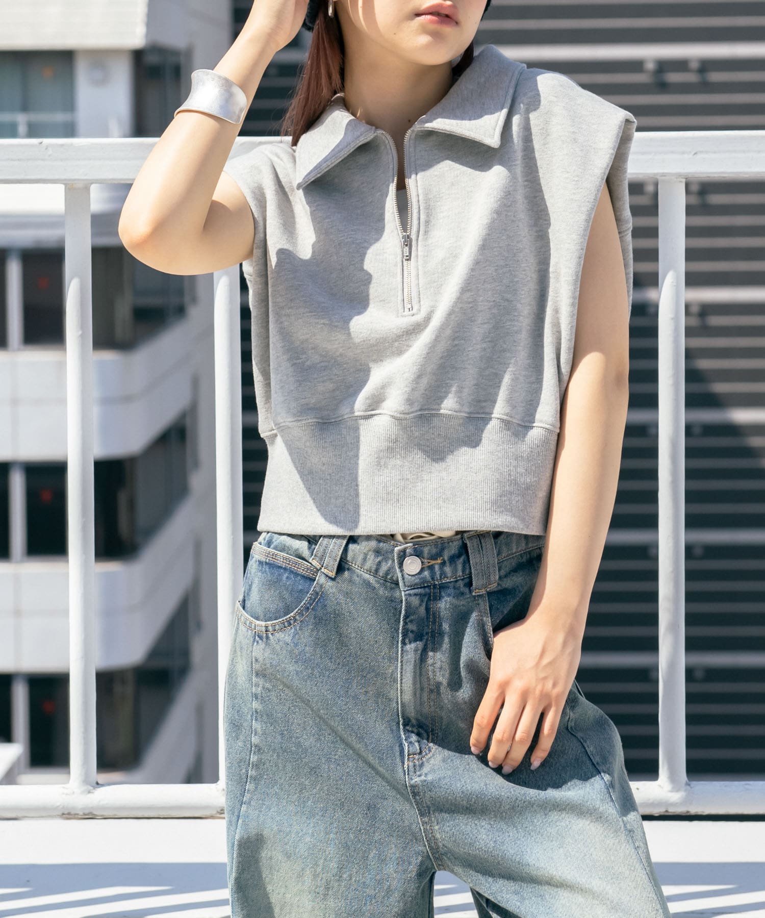 ショルダータックZIPスウェット