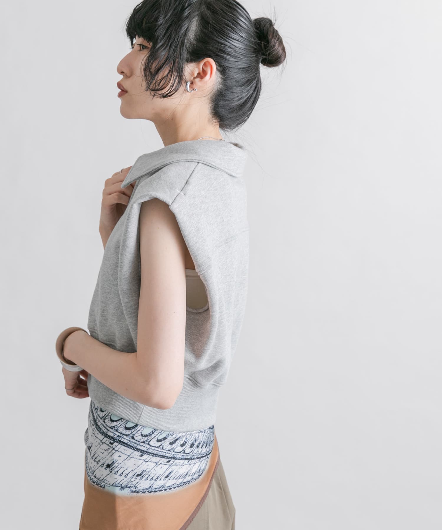 TOP GRAY