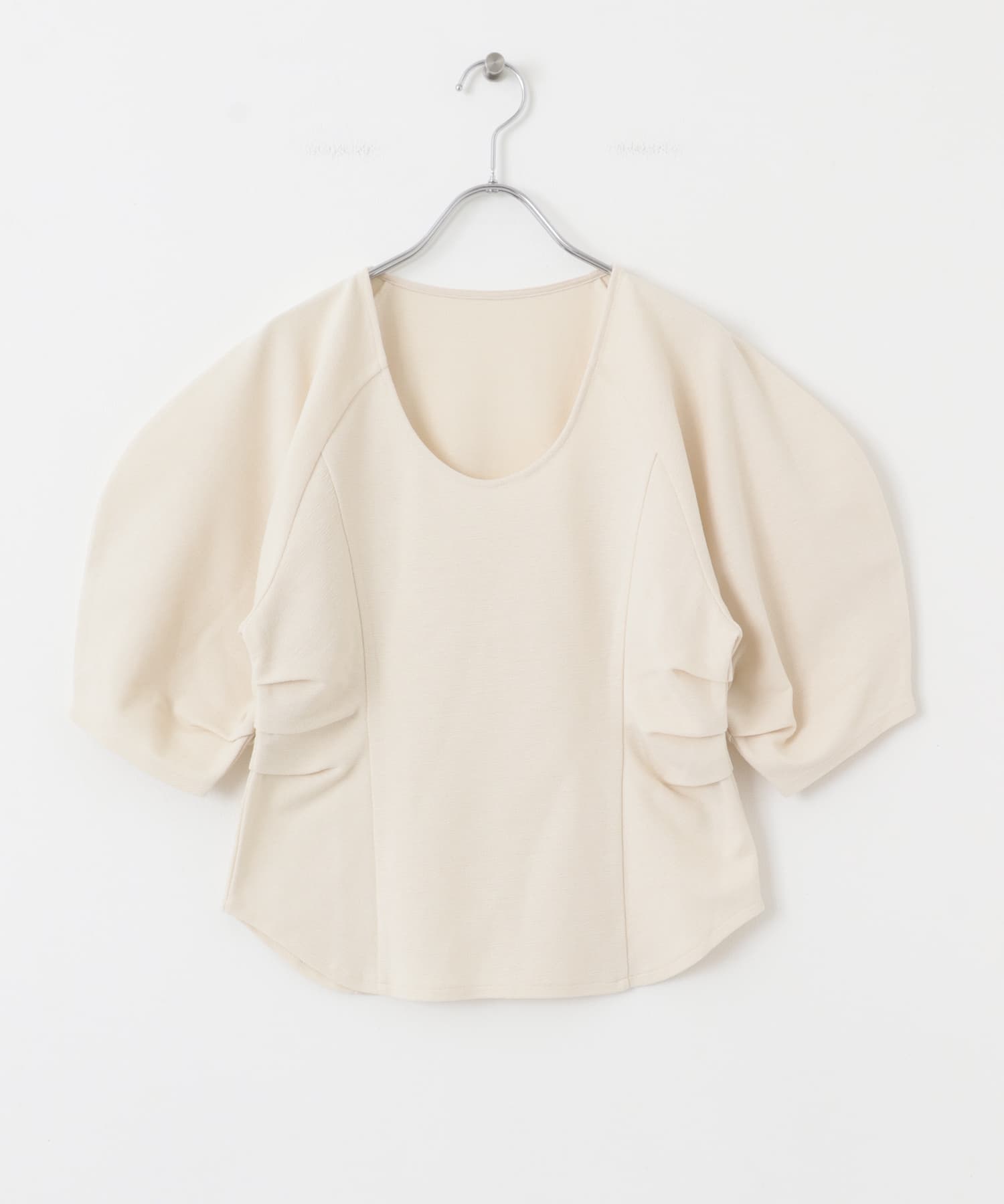 L.BEIGE