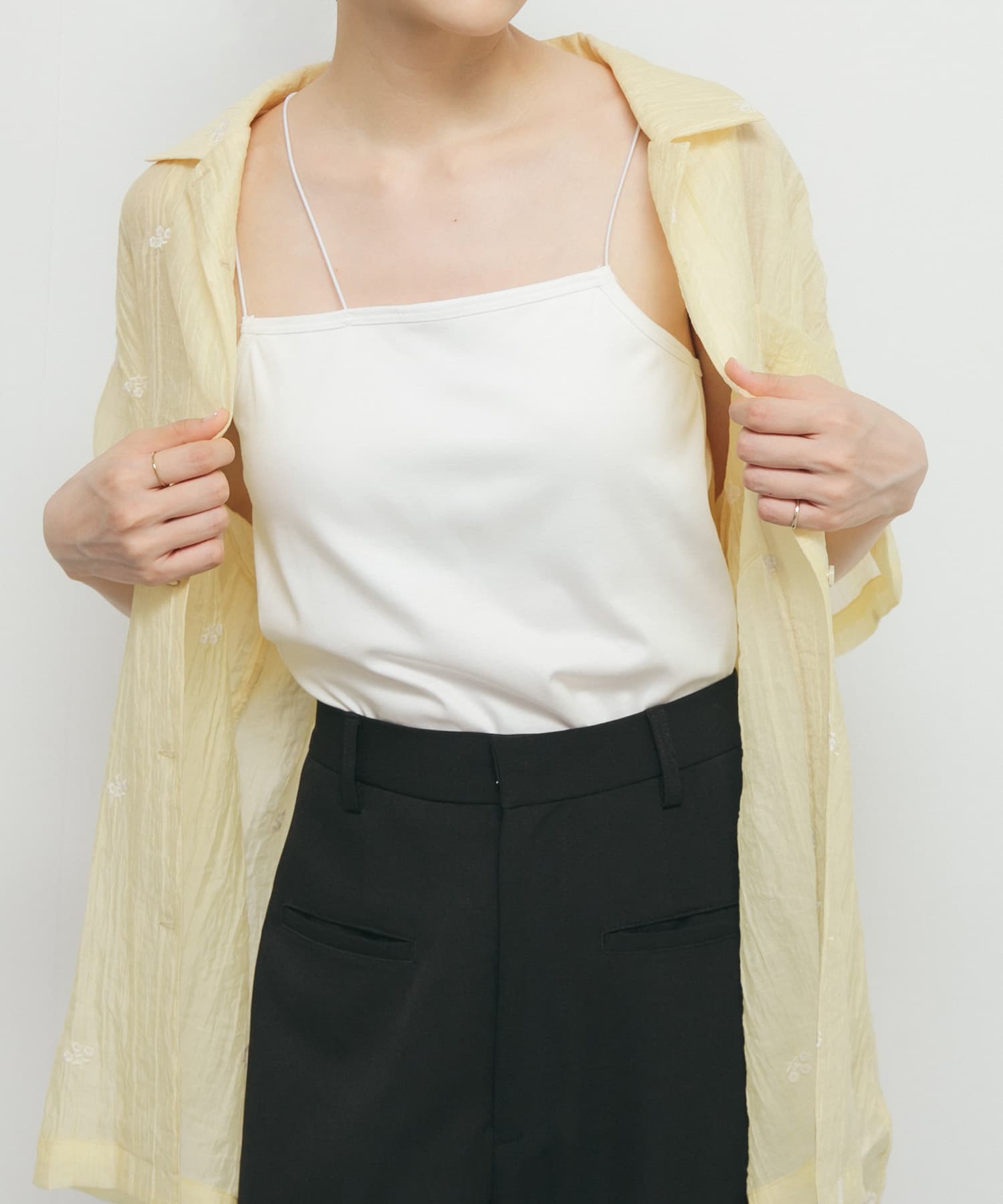 アシンメトリーカップ付キャミ