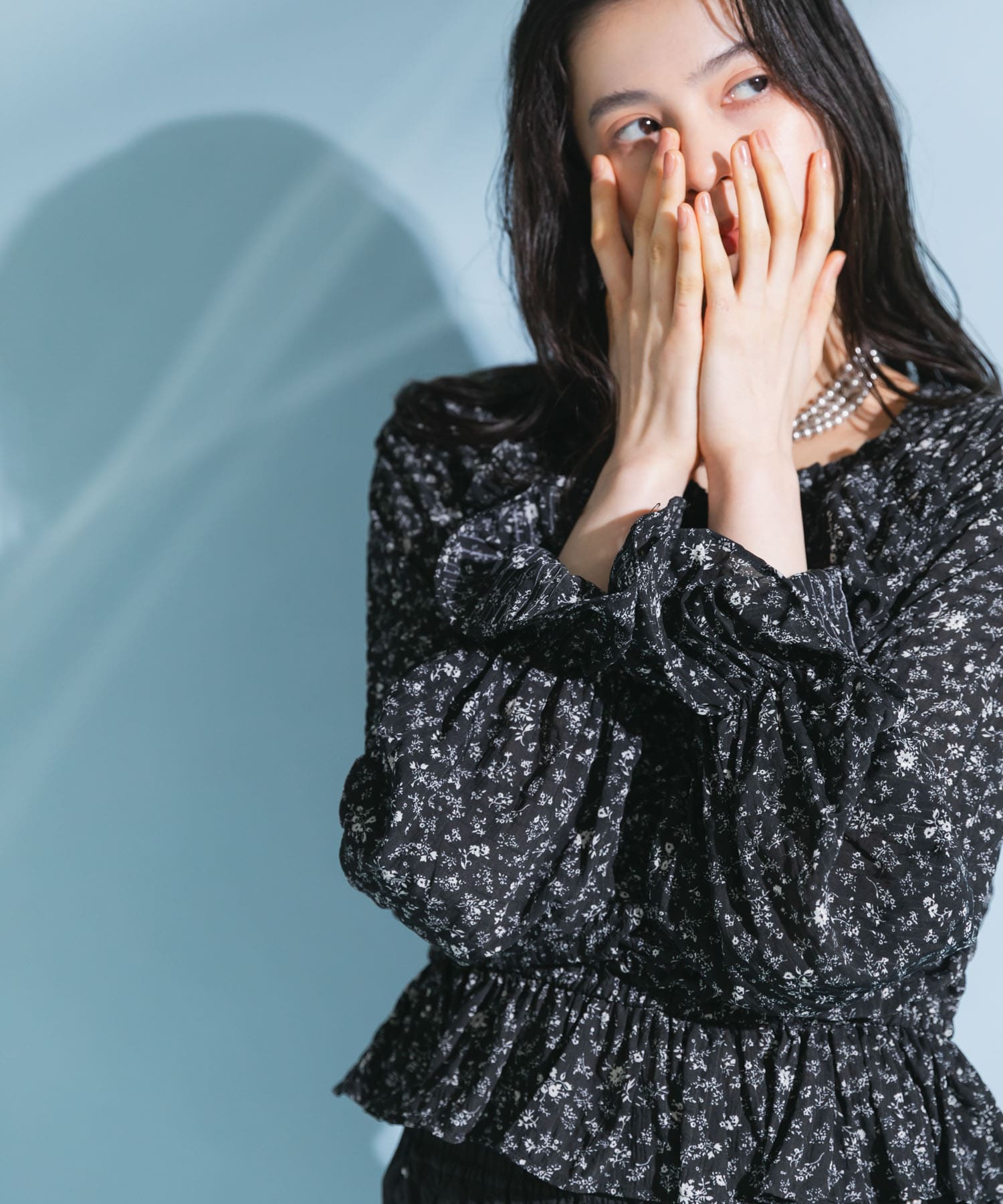 フラワープリントビスチェブラウス