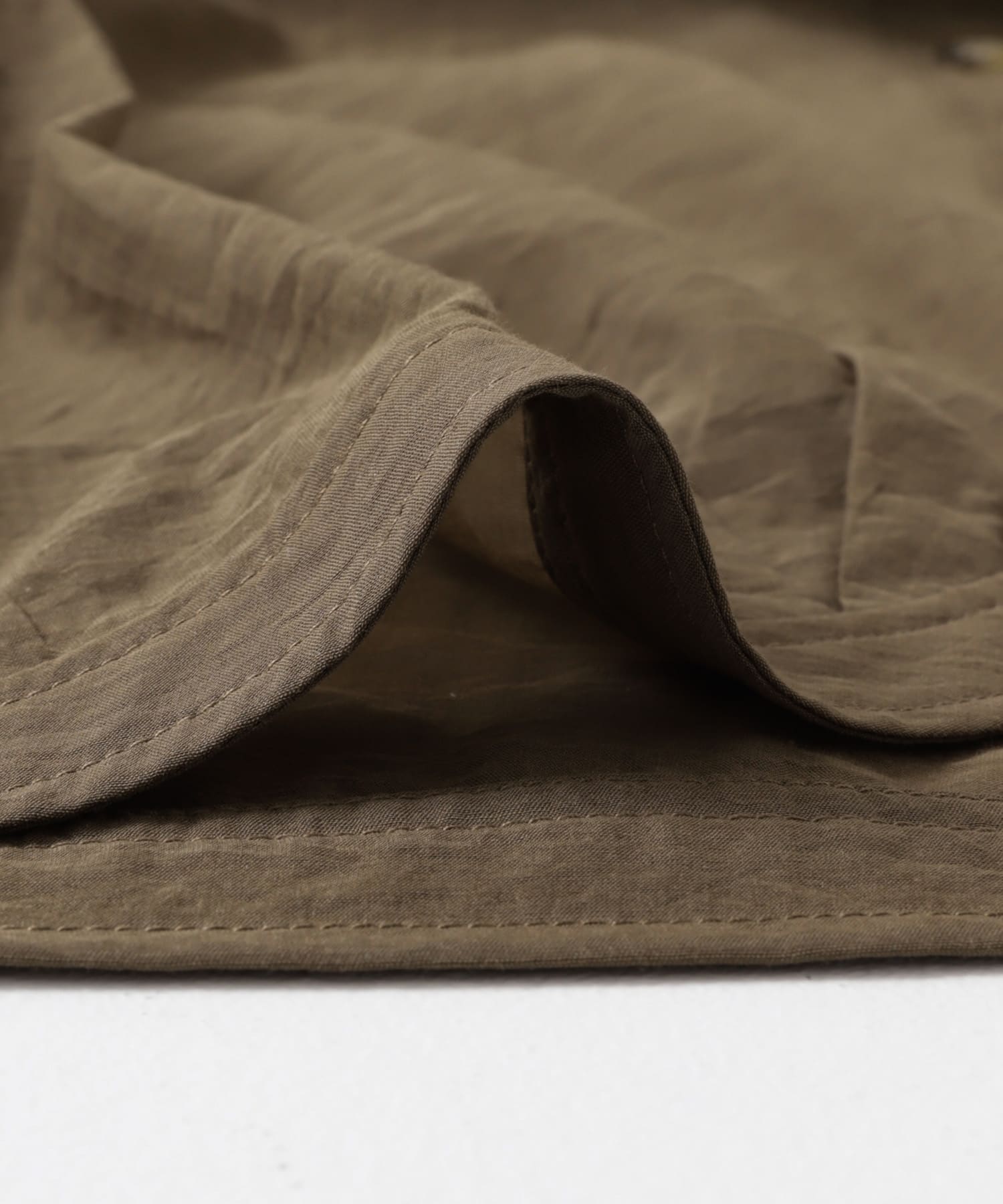 ショルダータックコンパクトシャツ BROWN one