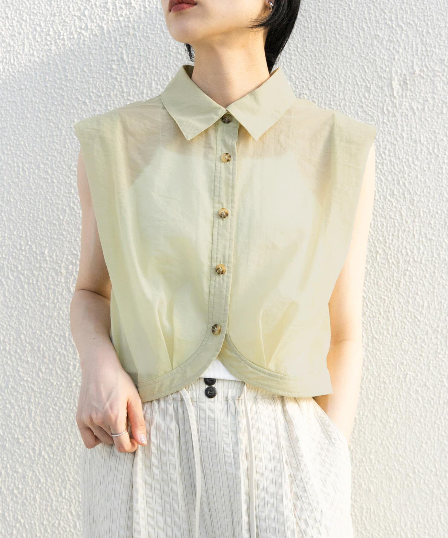 ショルダータックコンパクトシャツ