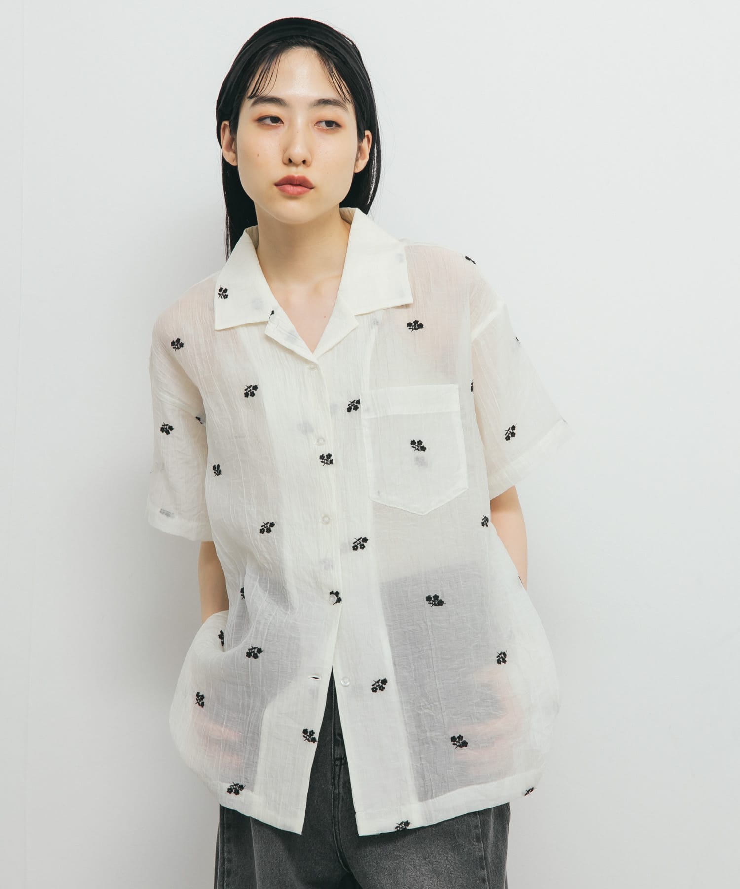 エンブロイダリーシアーシャツ