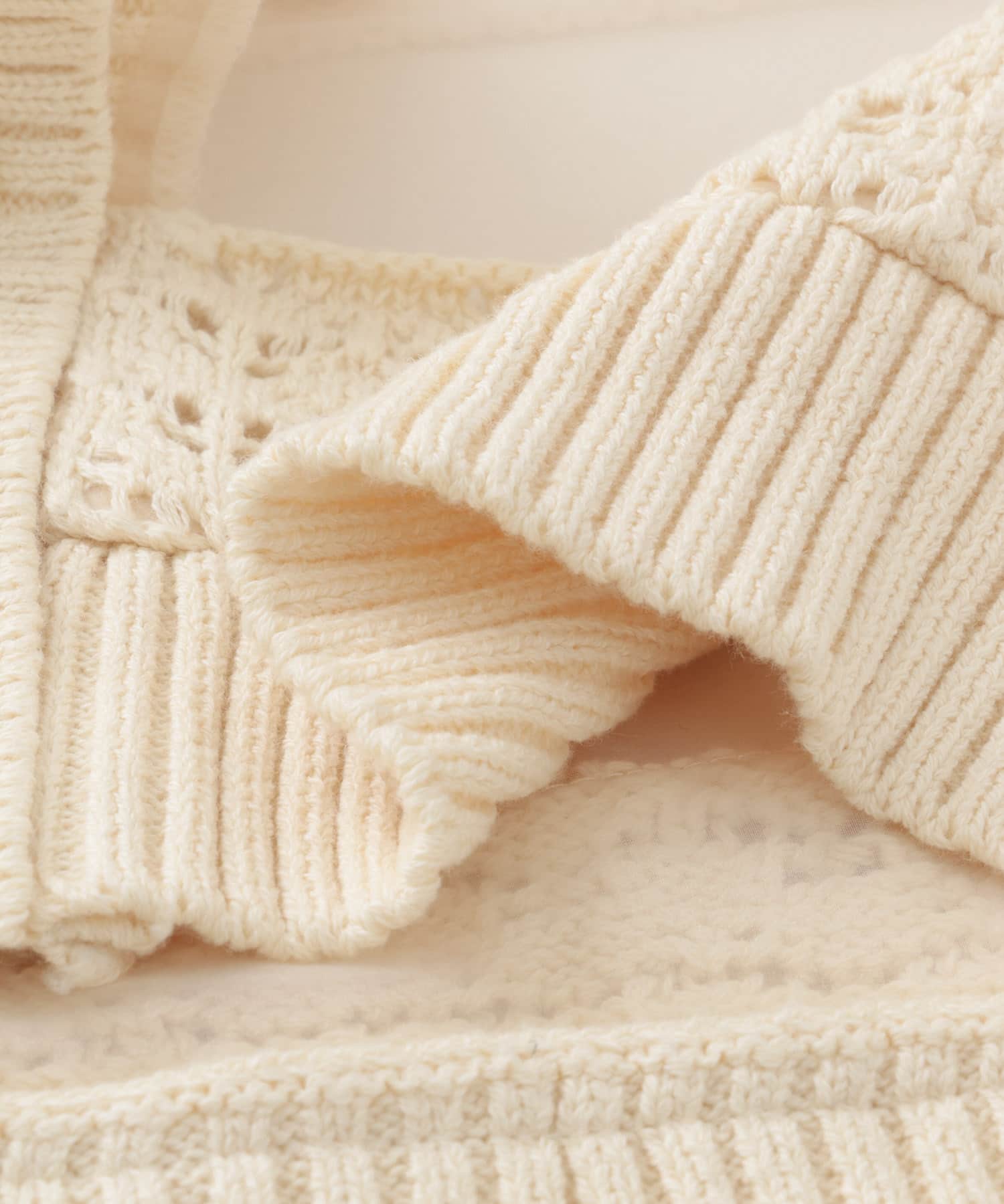 クロシェニットドッキングブラウス IVORY one