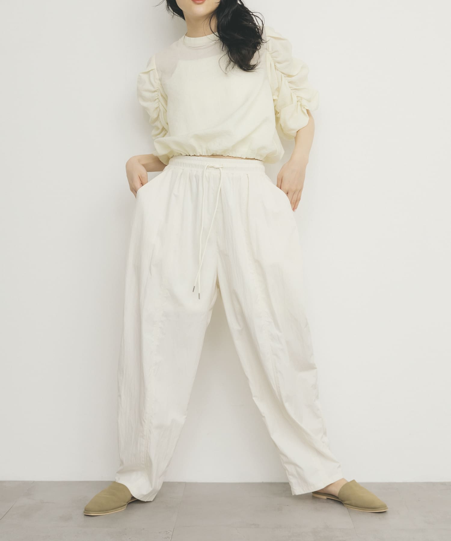 イージーフォルムパンツ