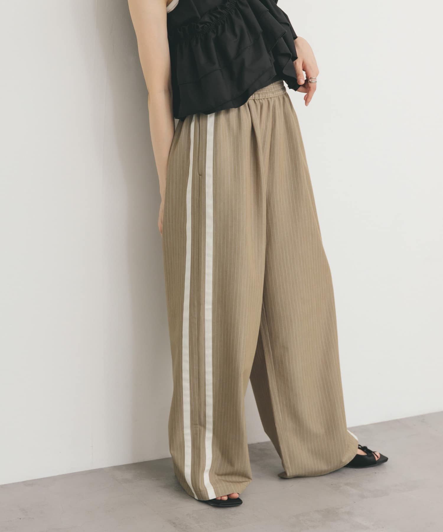 ストライプラインイージーパンツ