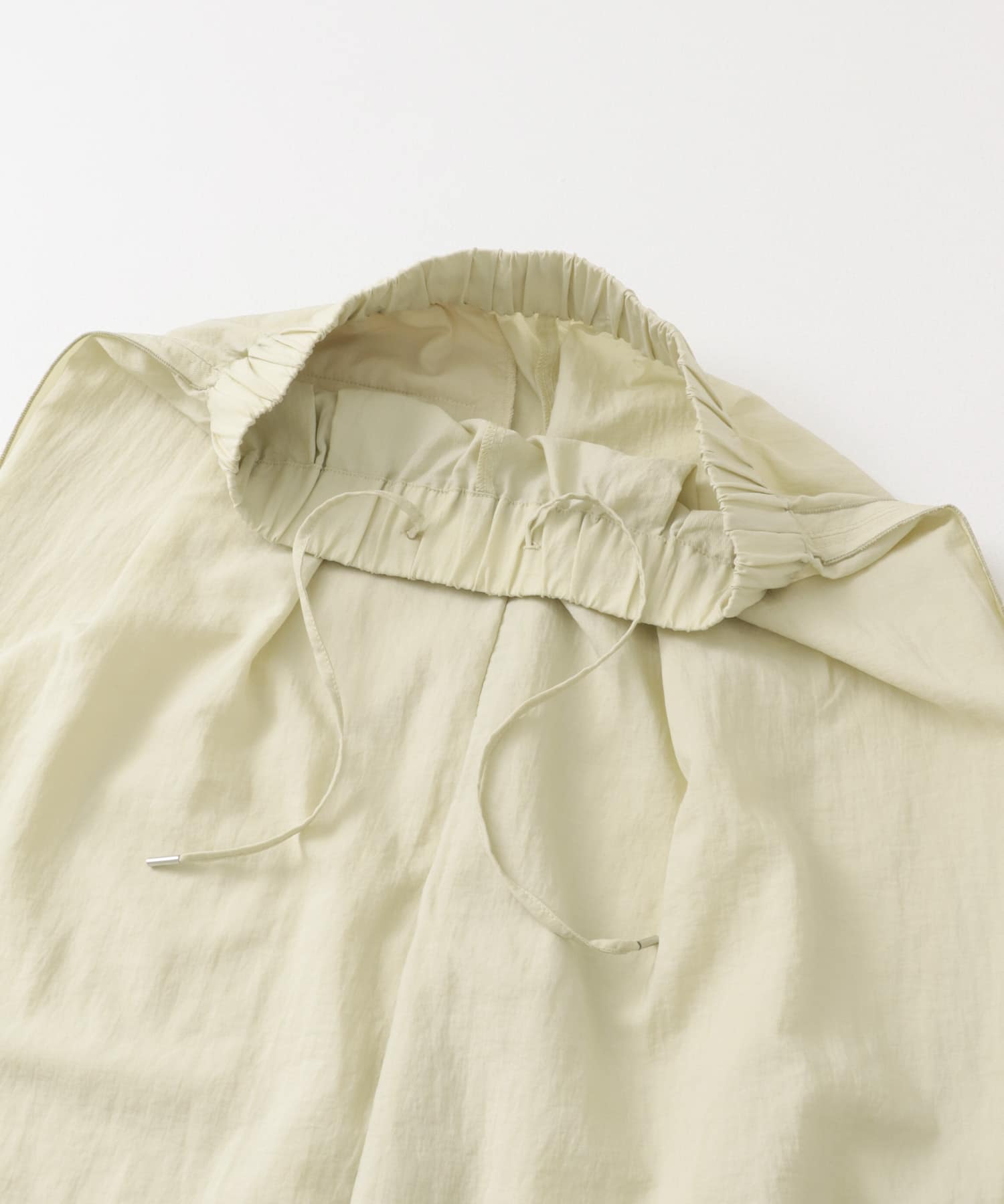 L.BEIGE