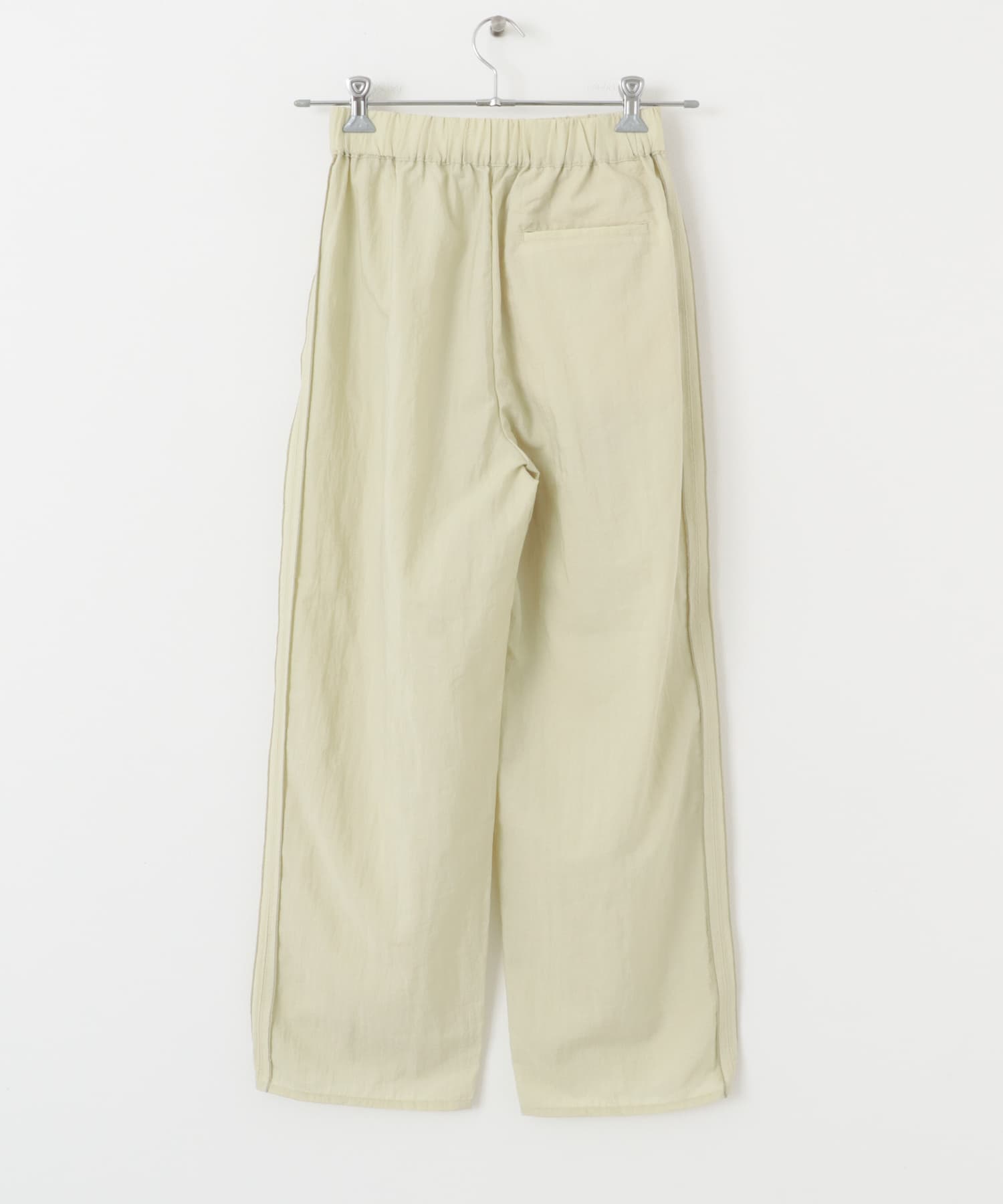 L.BEIGE