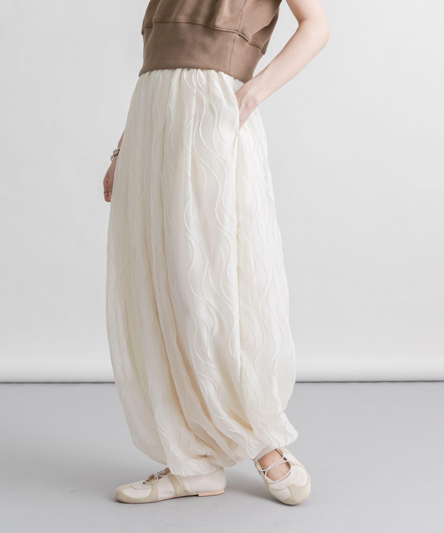 ウェーブバルーンパンツ