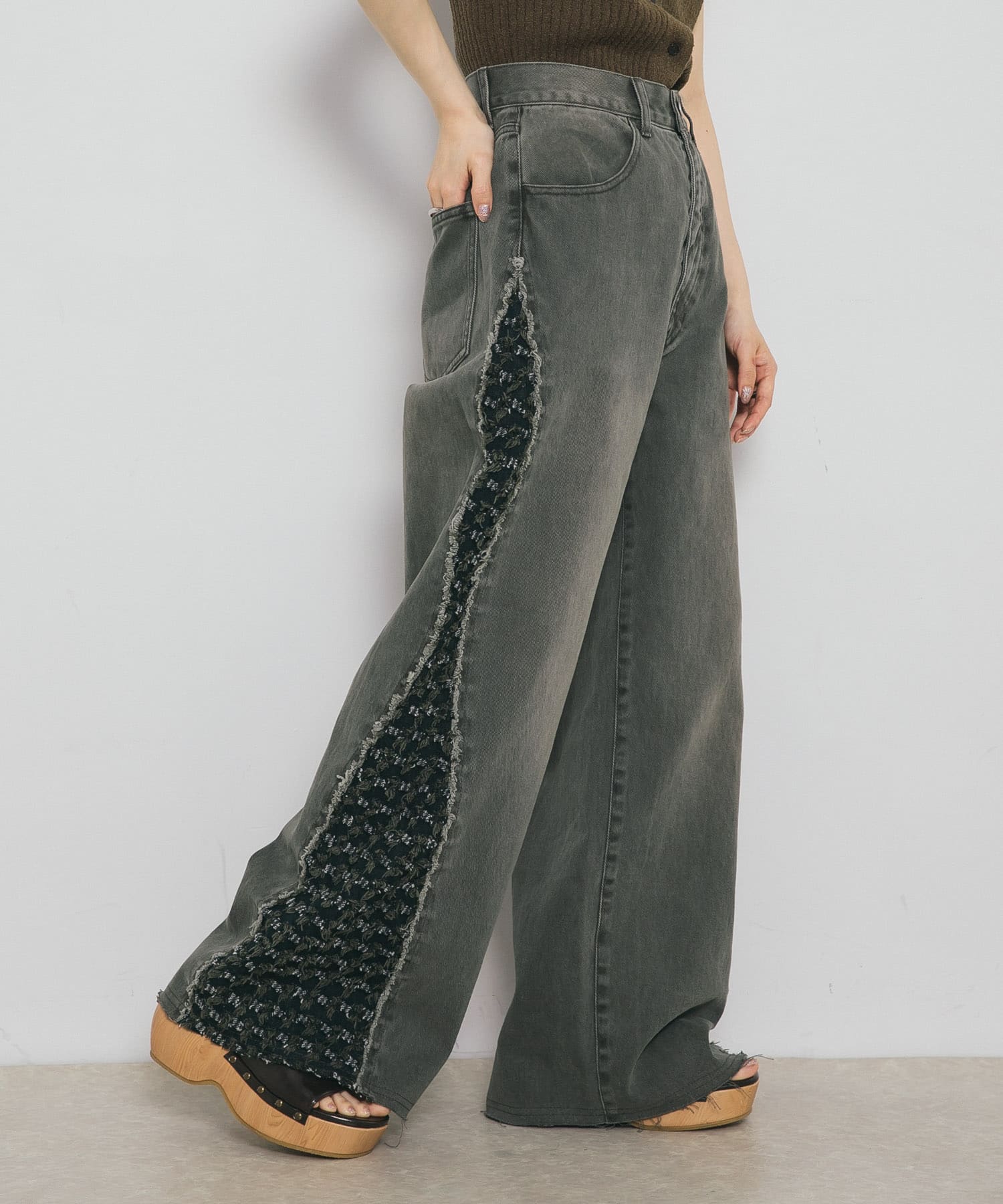 KHAKI