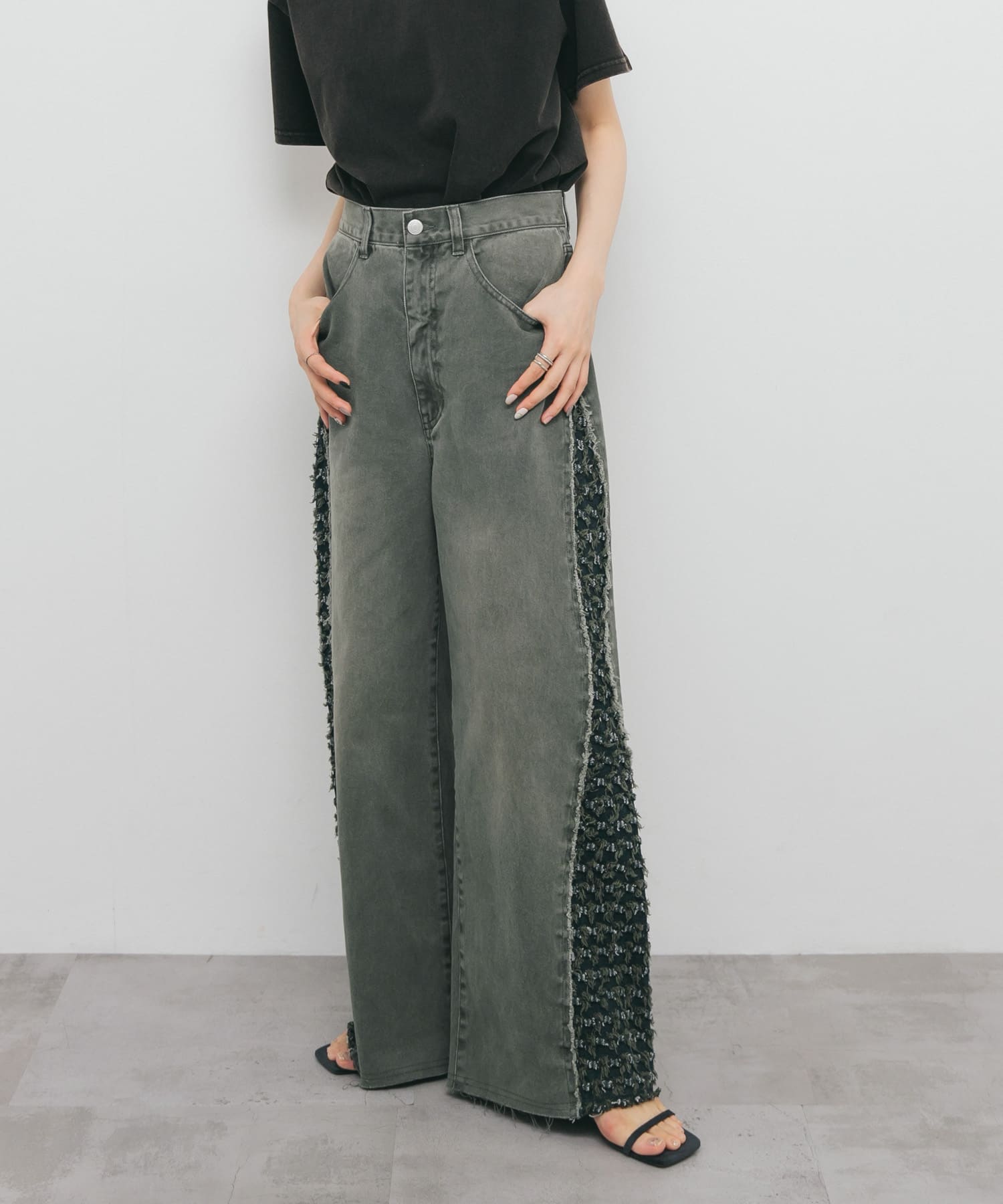 KHAKI
