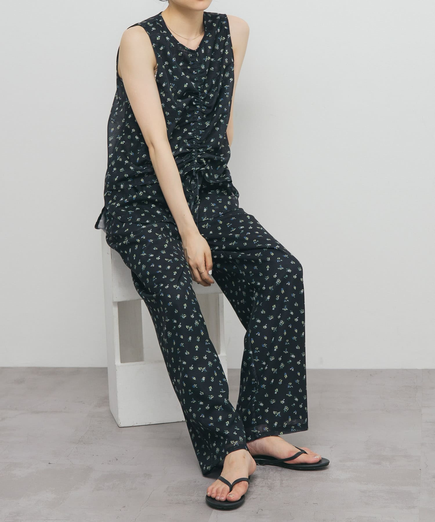 フラワープリントメッシュパンツ