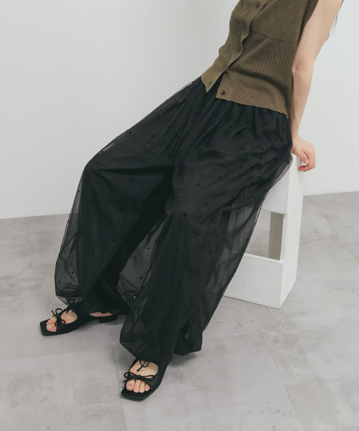 フロッキードットチュールバルーンパンツ