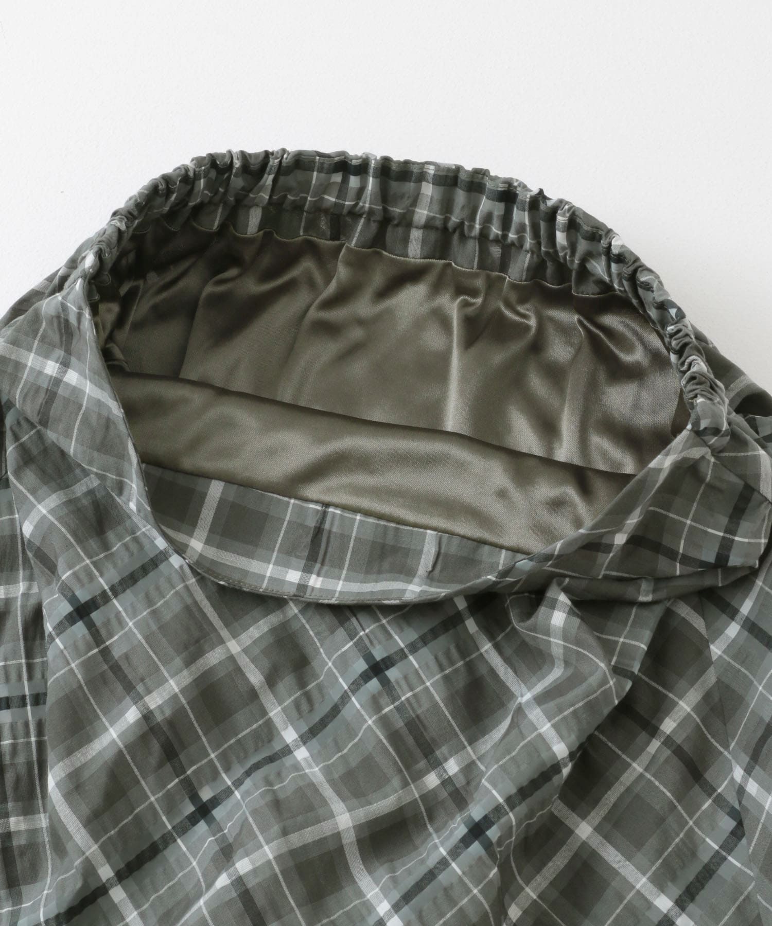 シアーチェックIラインスカート MOSS GRAY one