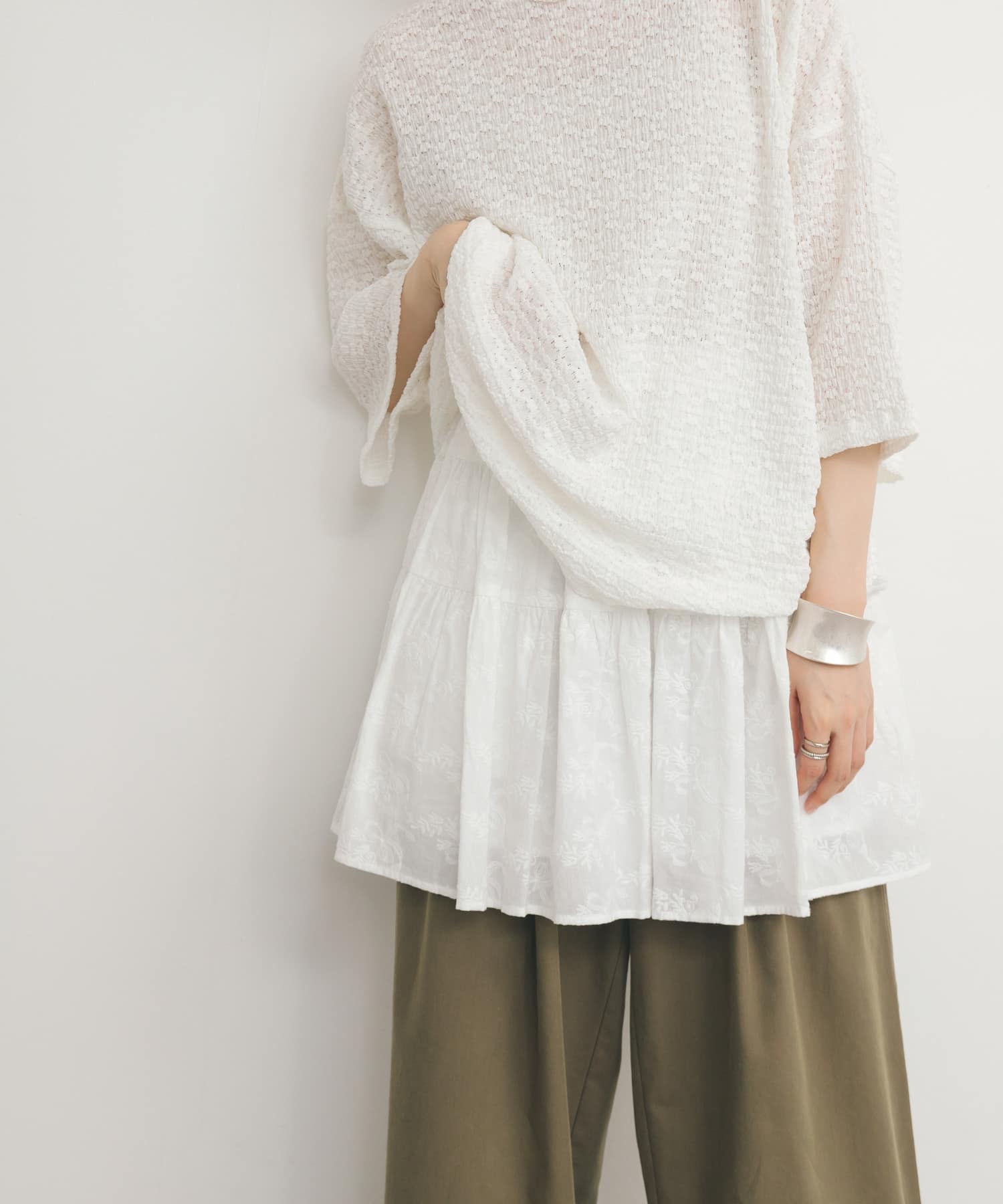 エンブロイダリーミニスカート