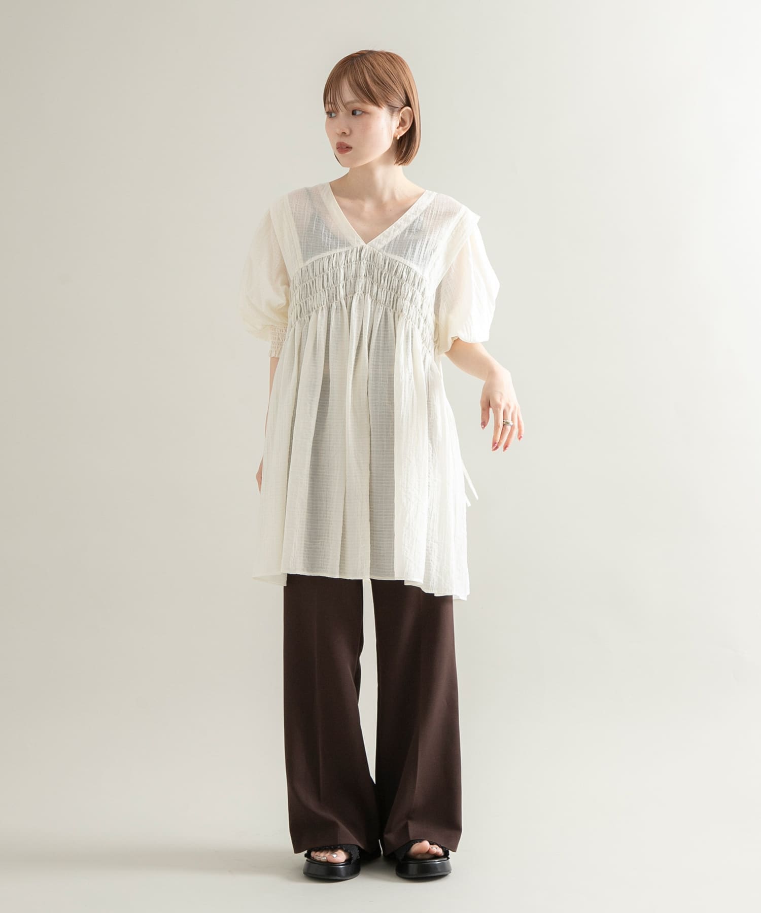 2WAYシャーリングミニワンピース(one IVORY): ワンピース｜URBAN