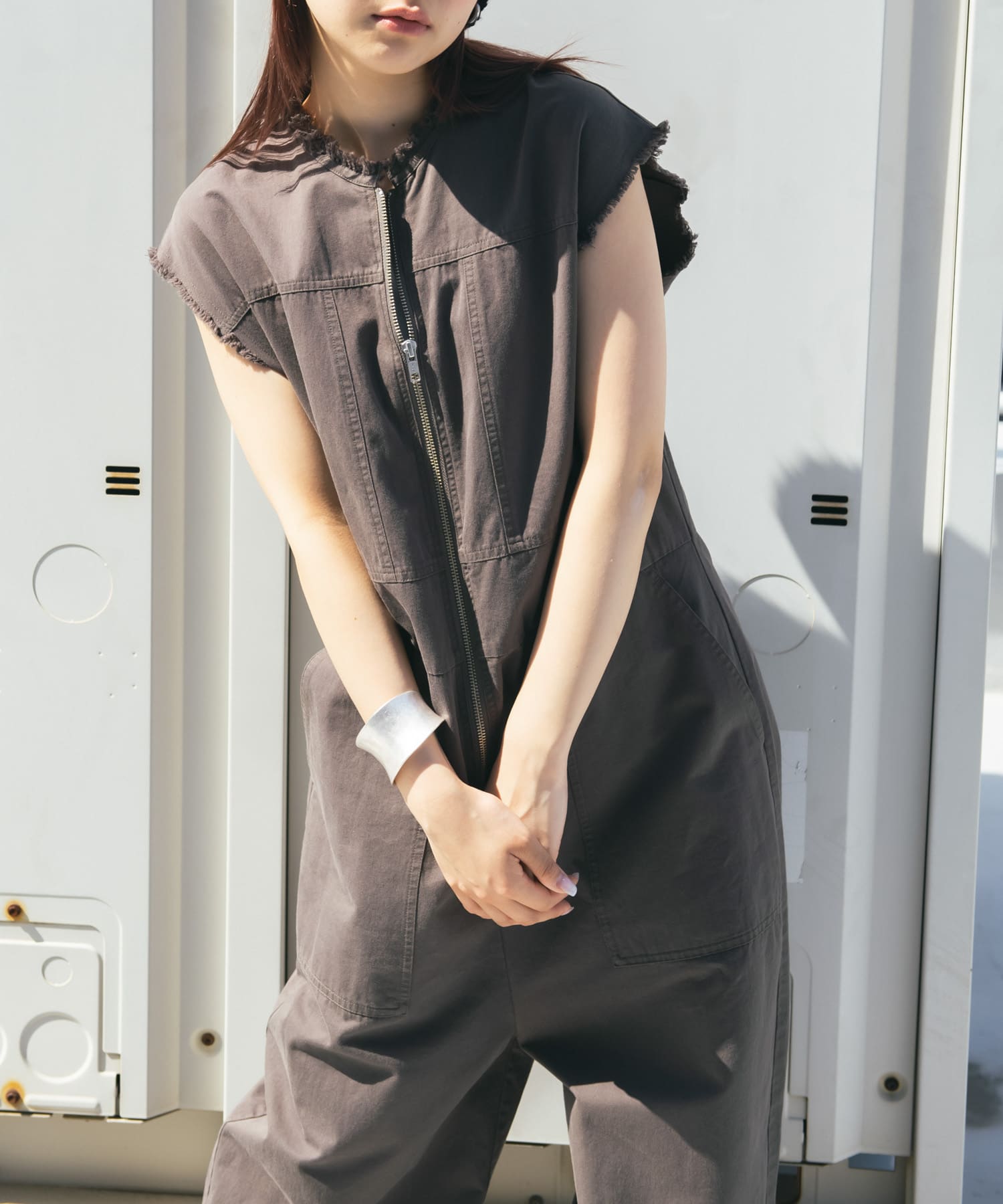 フロントZIPジャンプスーツ