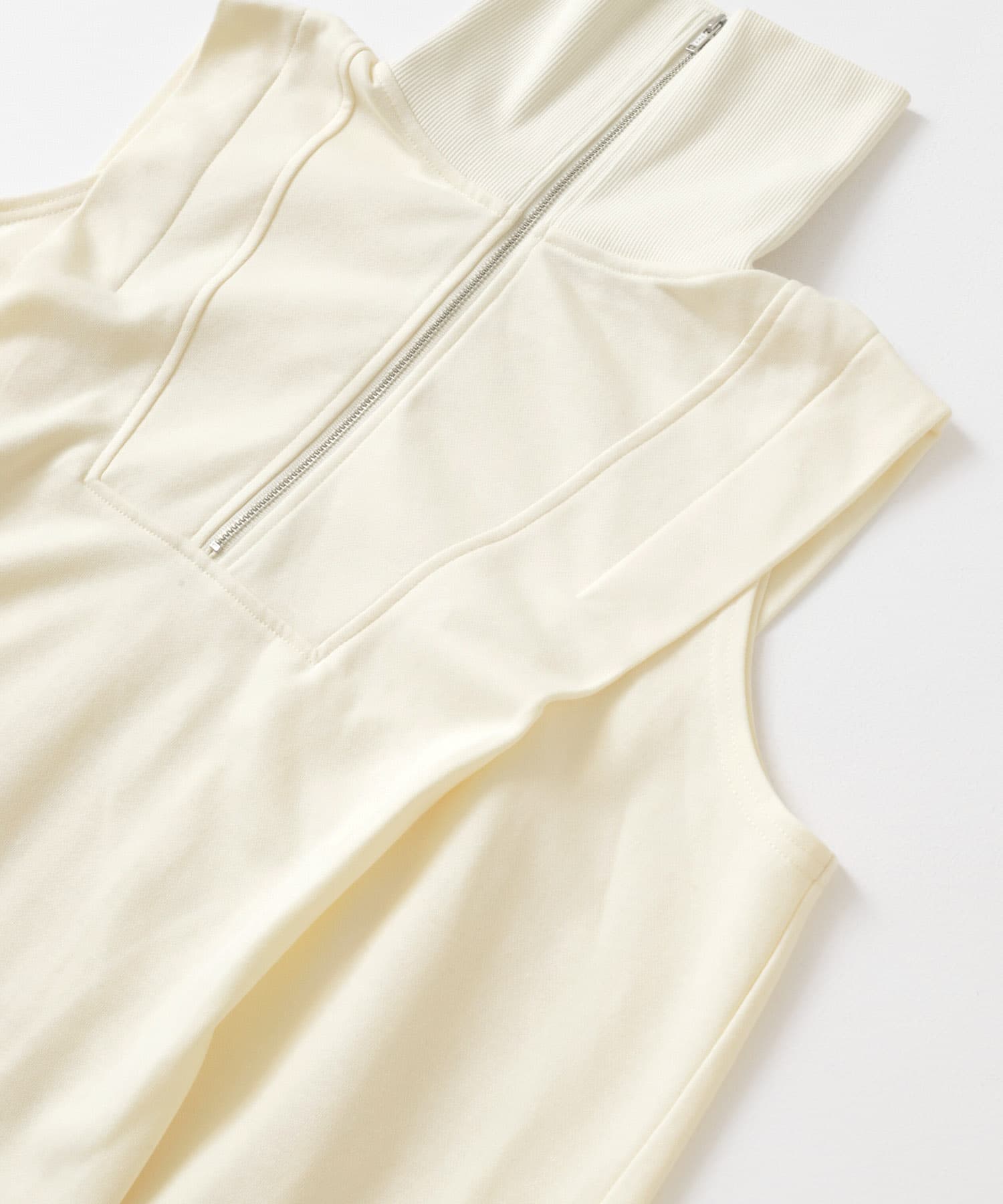 ハーフZIPカットワンピース CREAM one