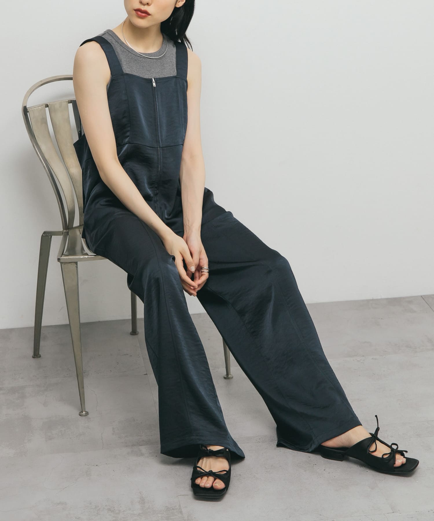 フロントZIPサテンサロペット