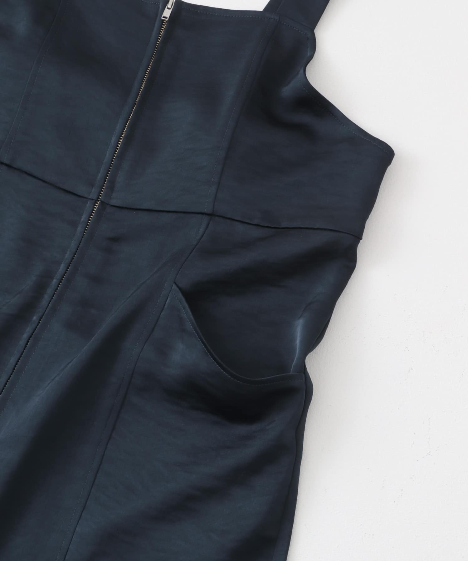 フロントZIPサテンサロペット NAVY one