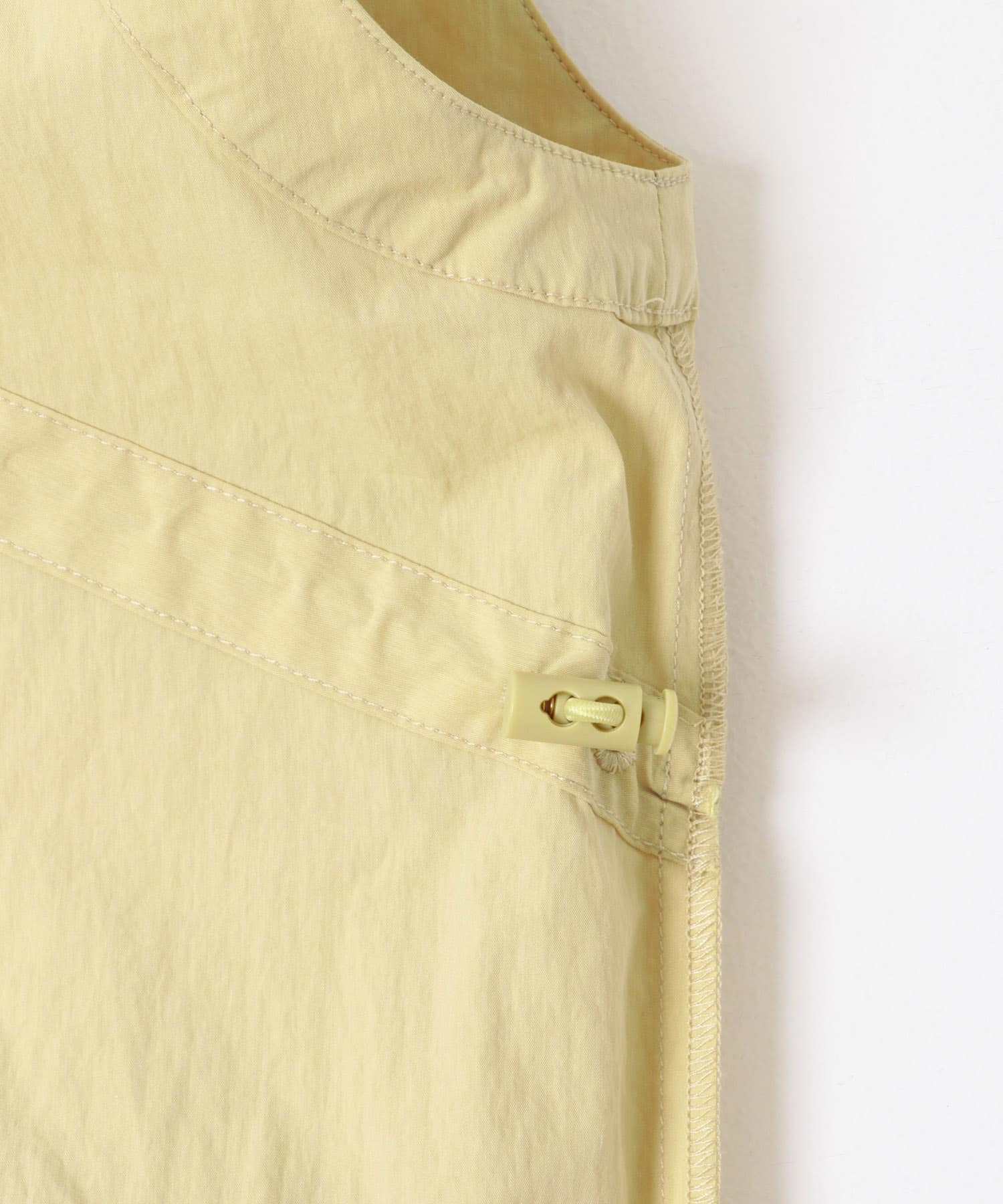 スタンドカラーベスト STRAW one