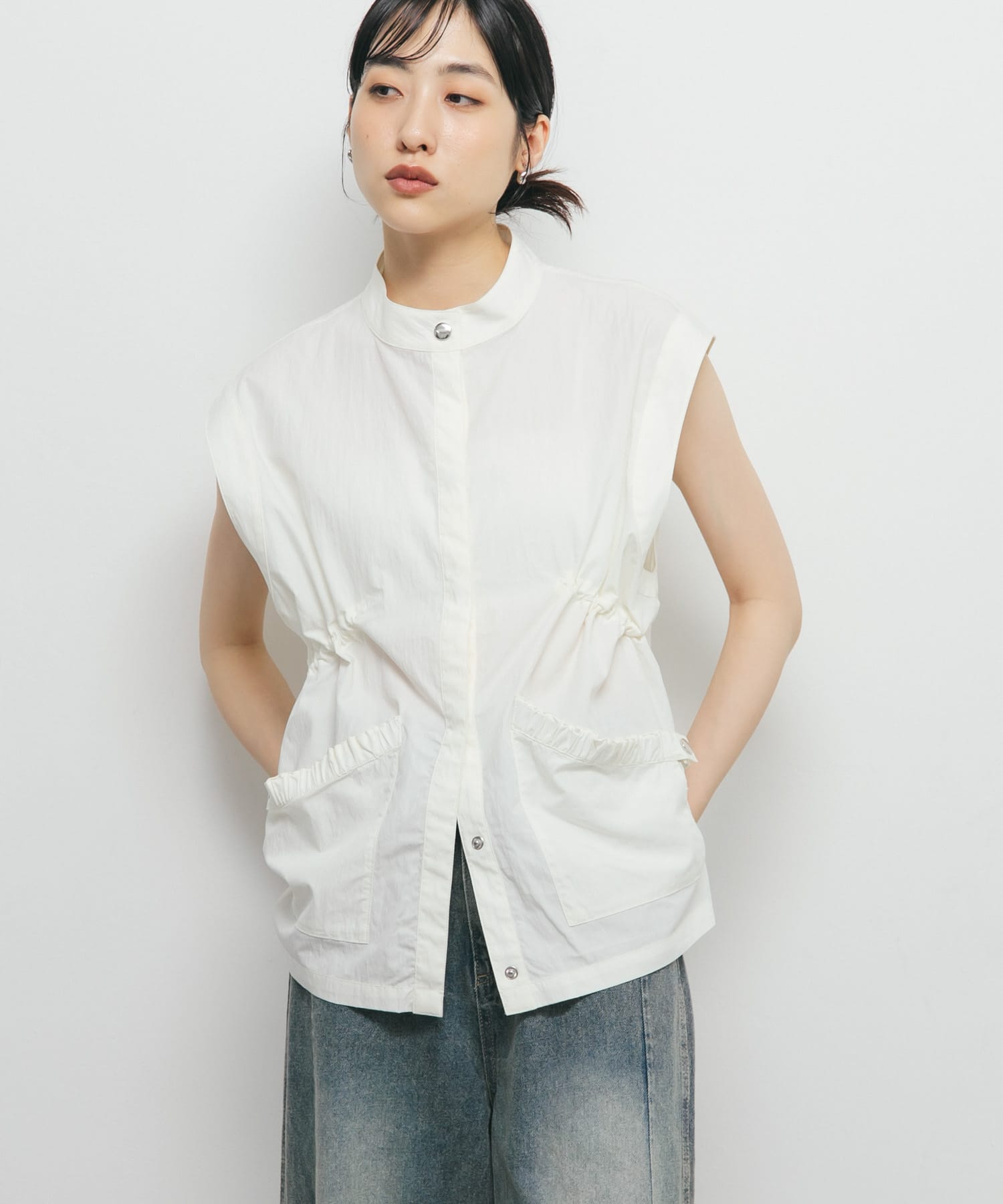 スタンドカラーベスト