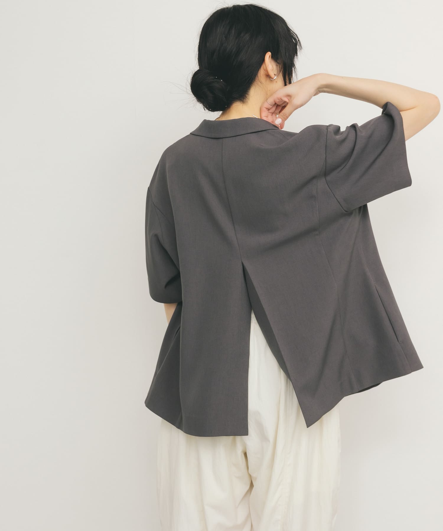 バックスリットジャケット