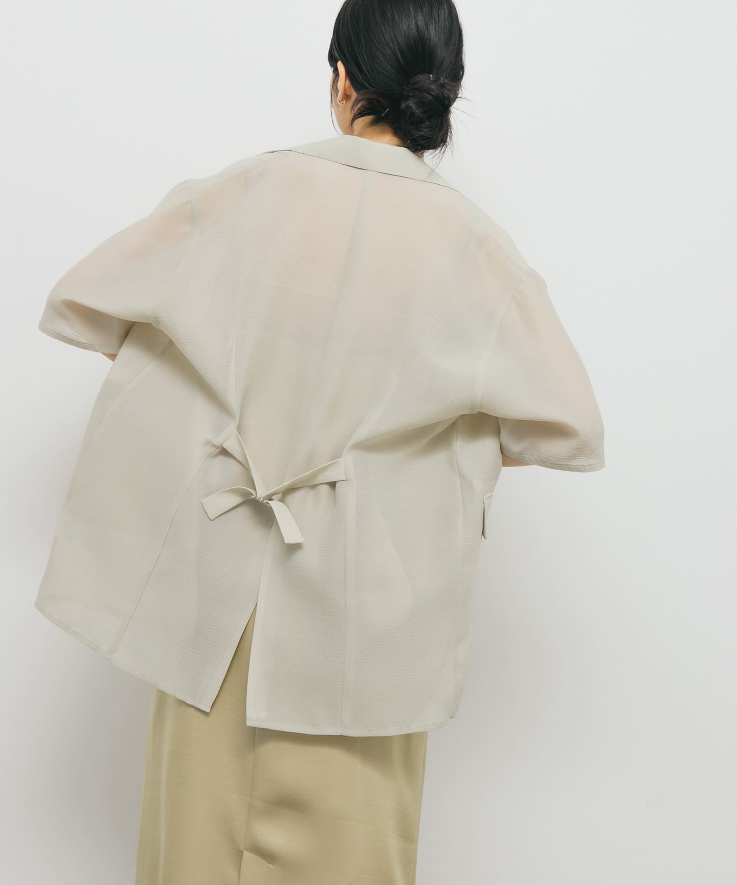 ハーフスリーブシアージャケット