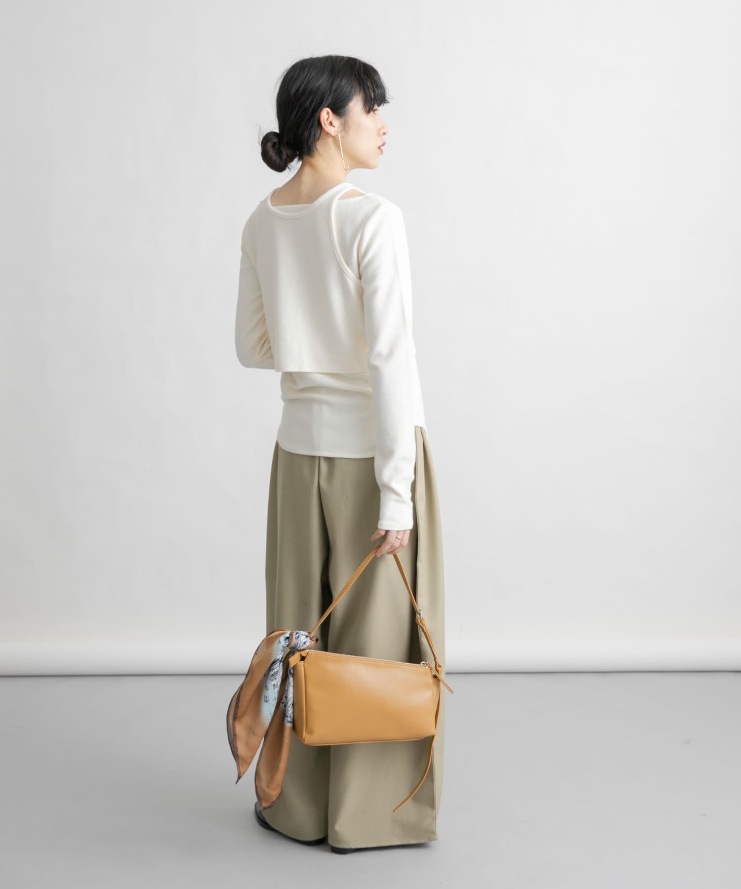 アシンメトリースリムショルダーBAG CAMEL one