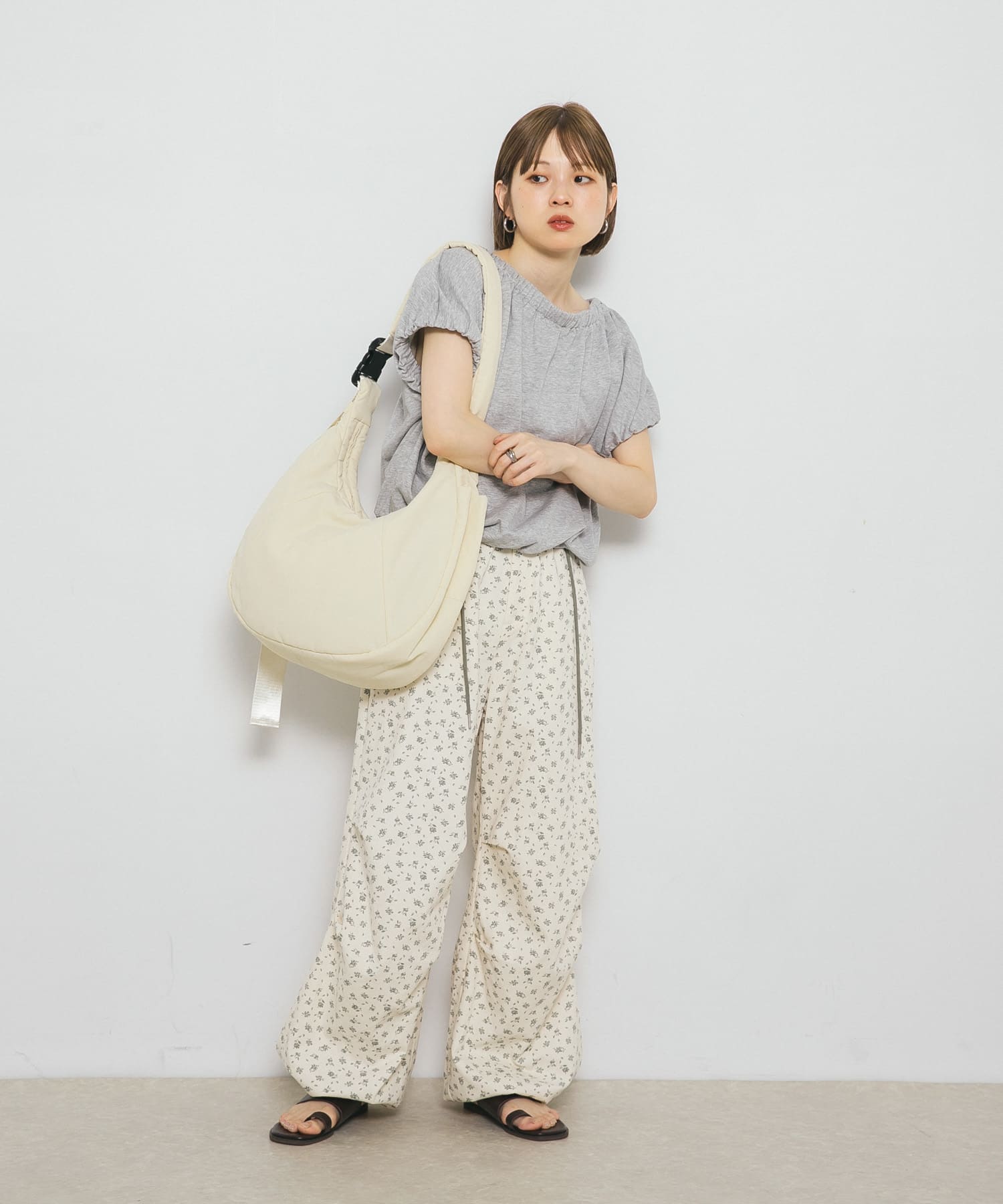 パファーナイロンBAG IVORY one