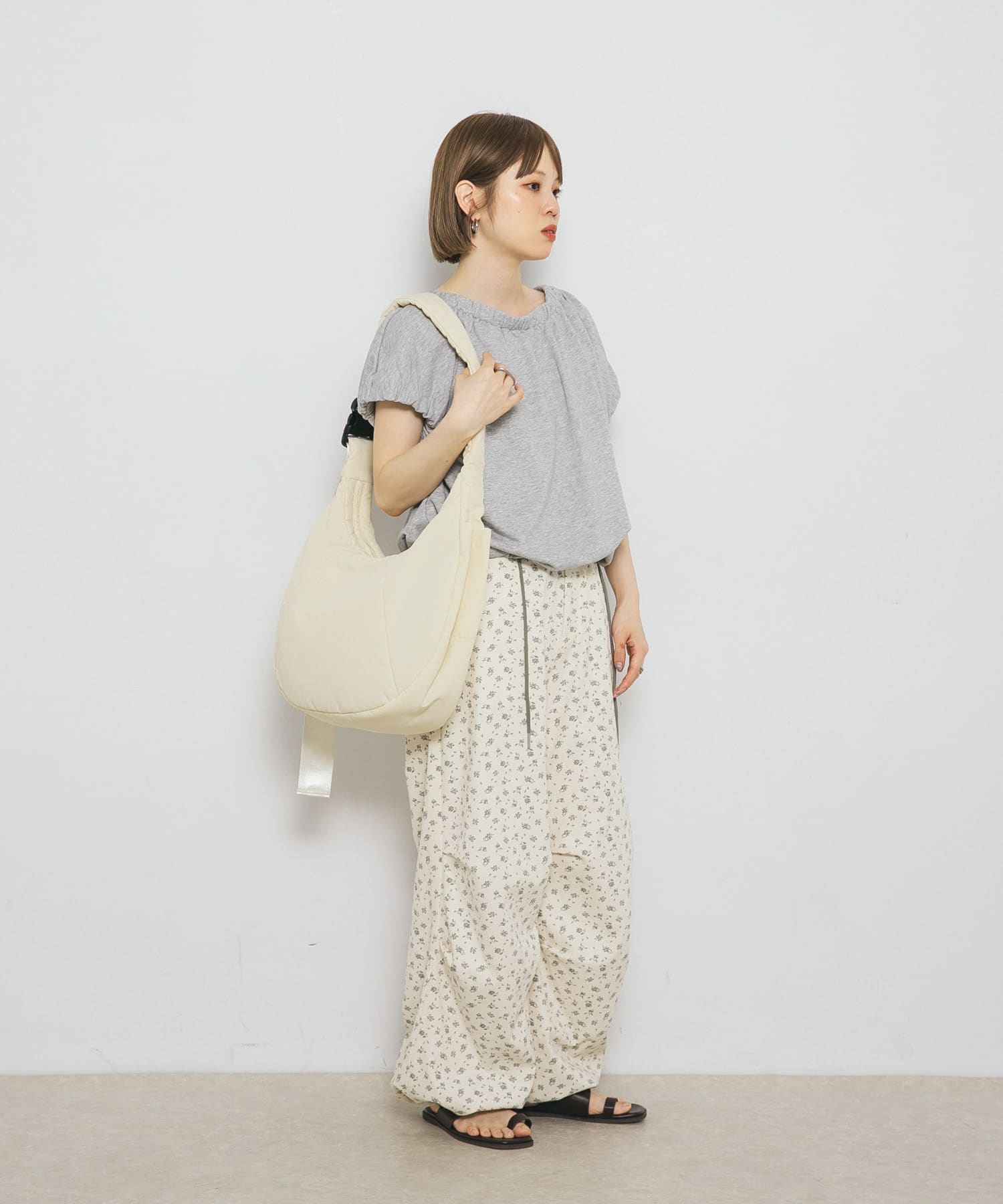 パファーナイロンBAG IVORY one