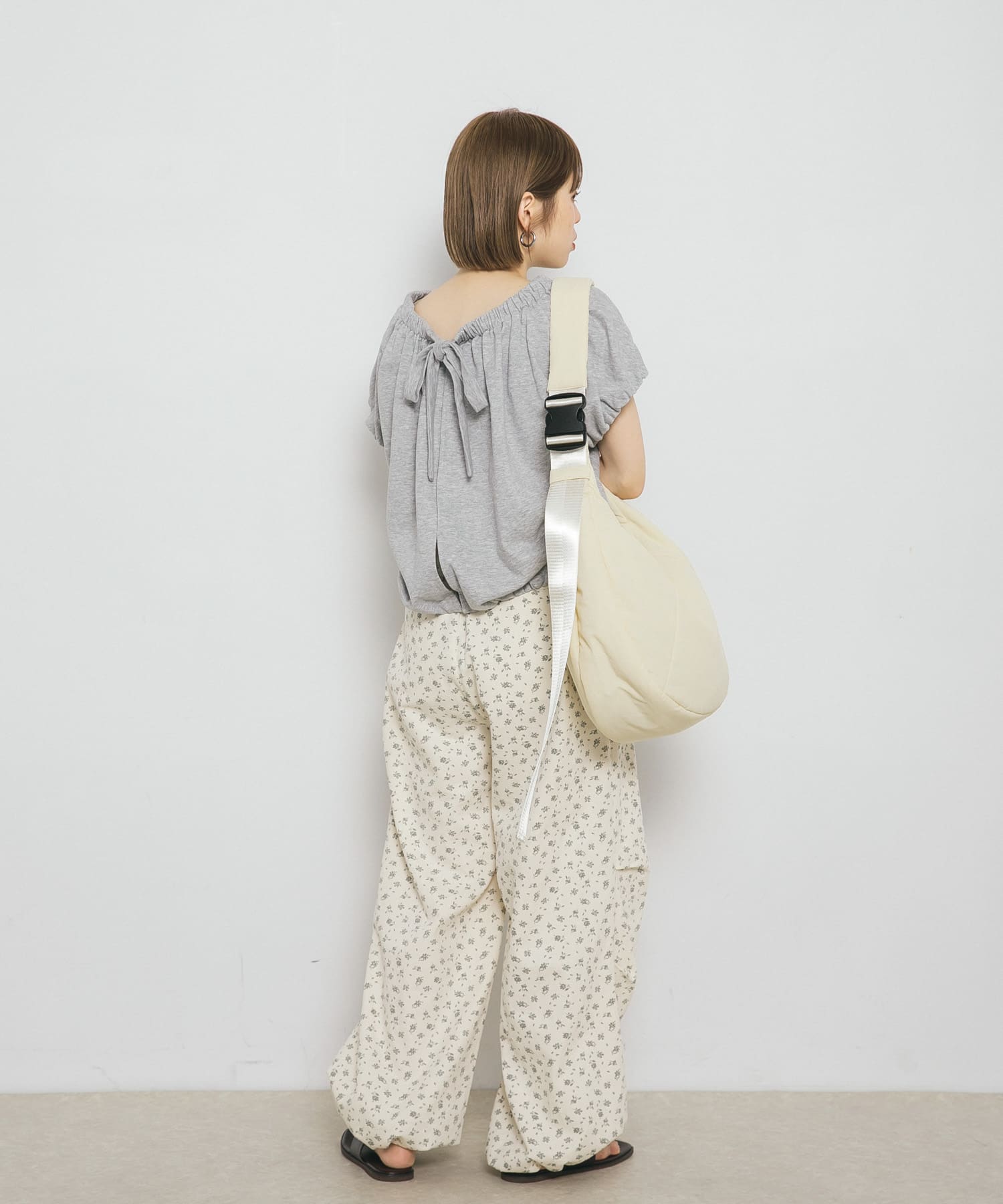 パファーナイロンBAG IVORY one