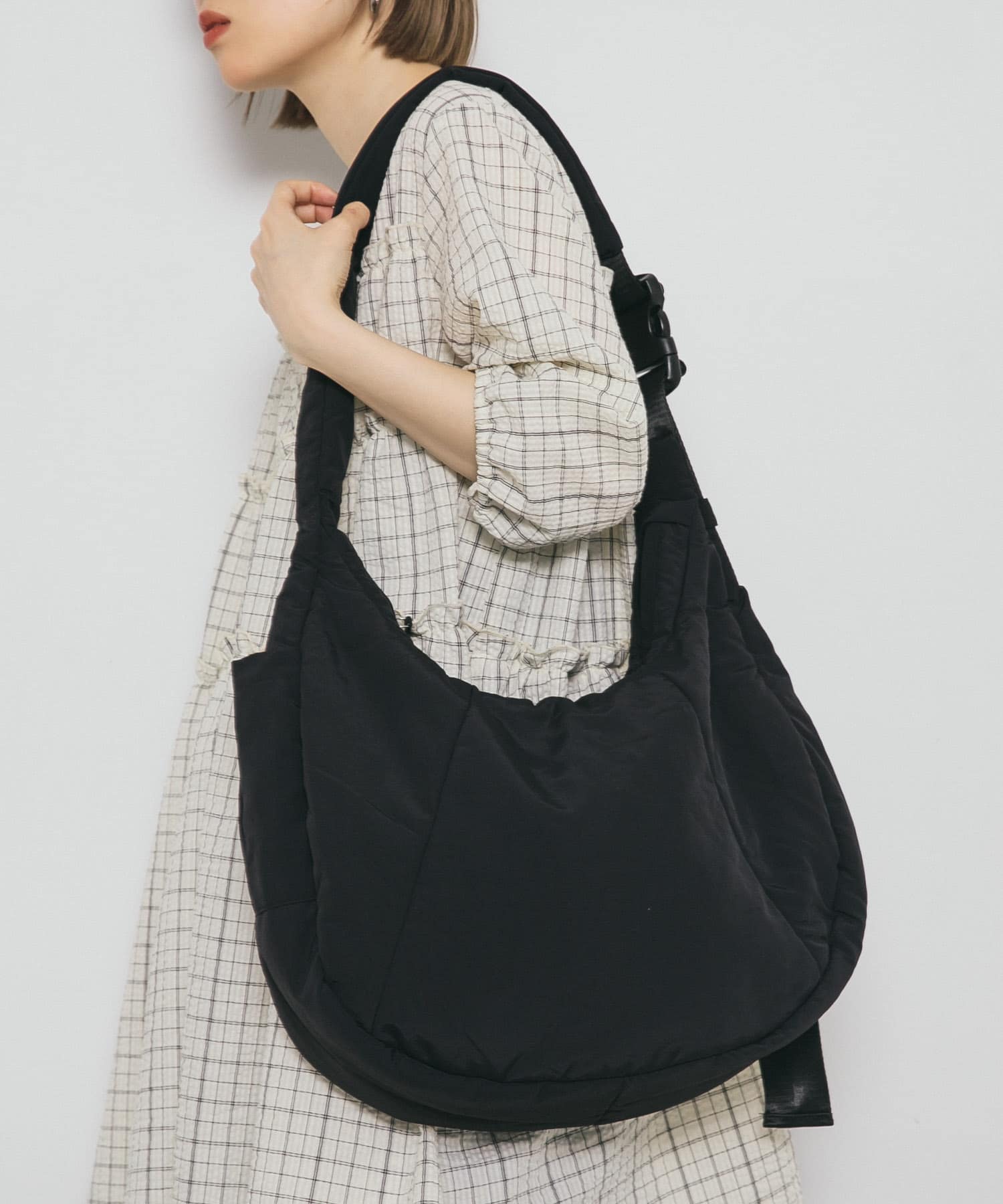 パファーナイロンBAG BLACK one
