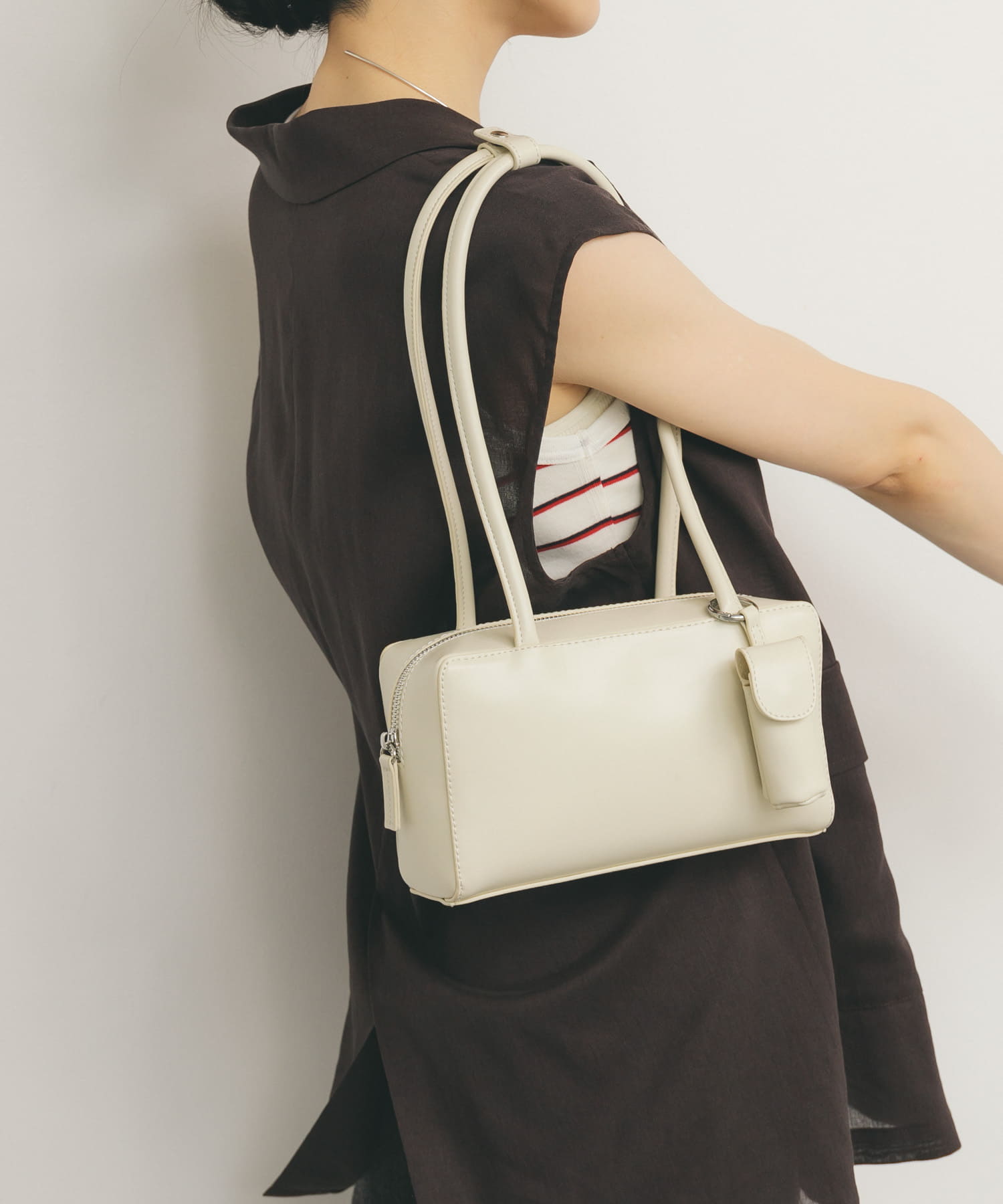リップケース付きショルダーBAG IVORY one