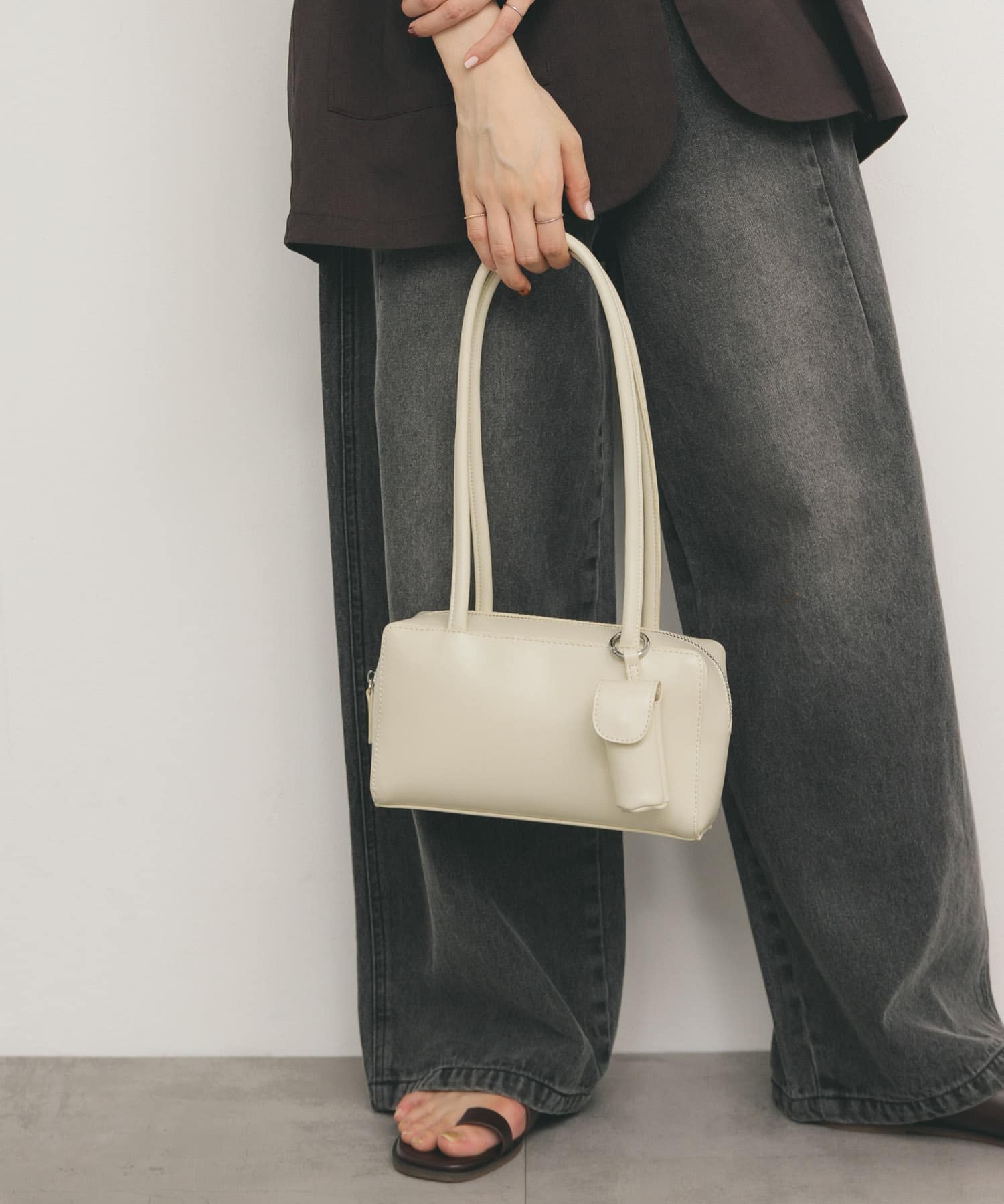 リップケース付きショルダーBAG IVORY one