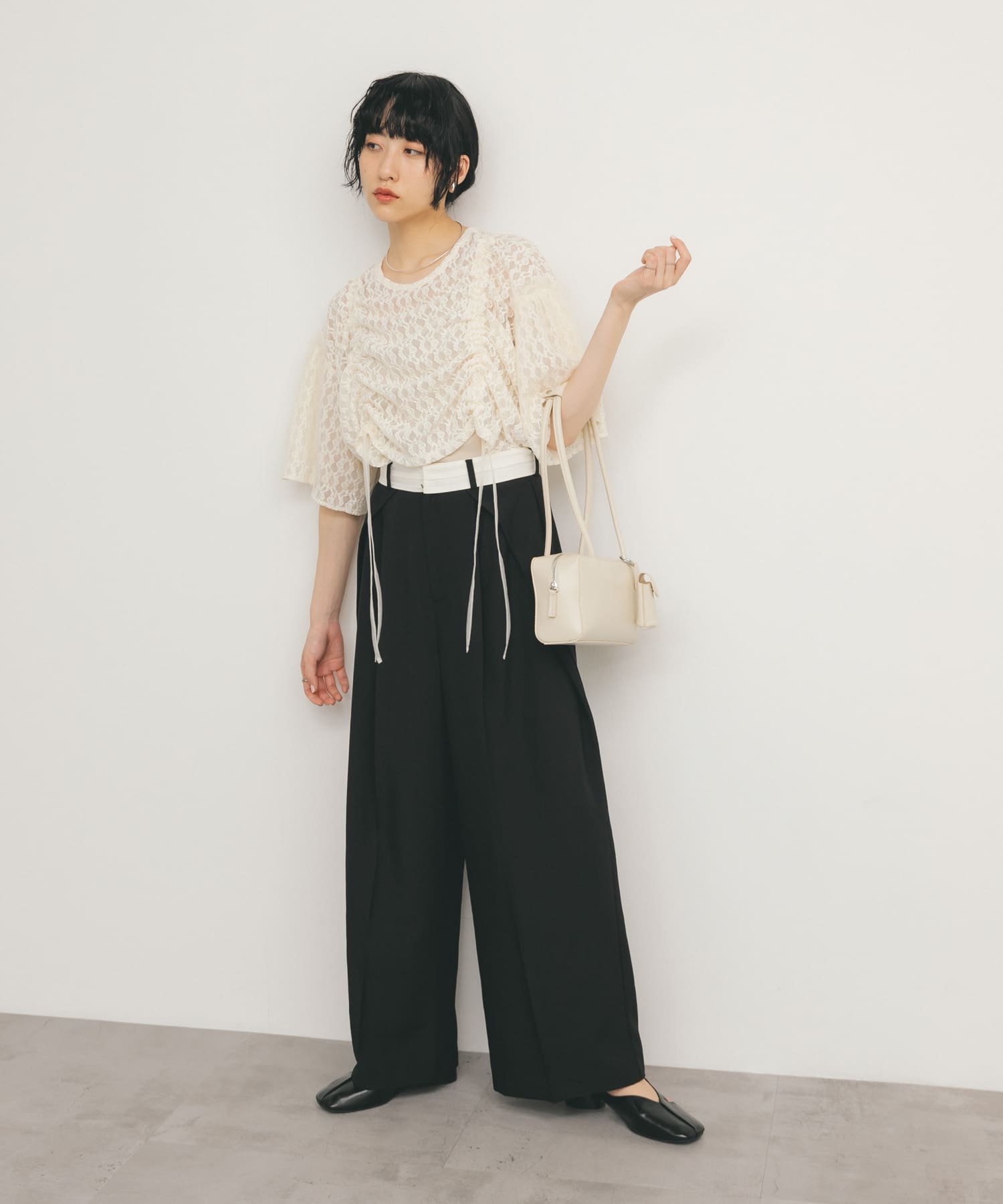 リップケース付きショルダーBAG IVORY one