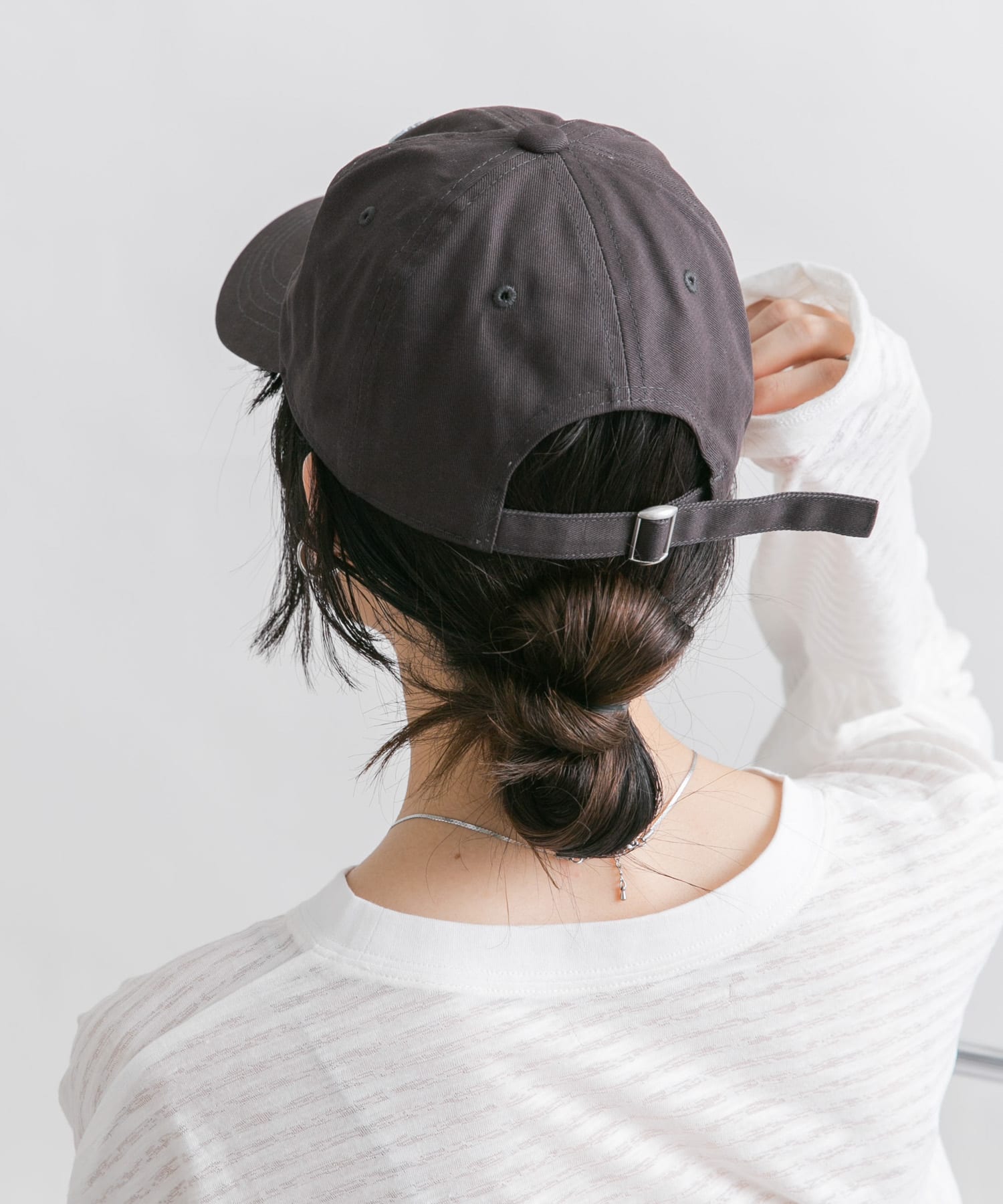 チェーンステッチエンブロイダリーCAP CHARCOAL one