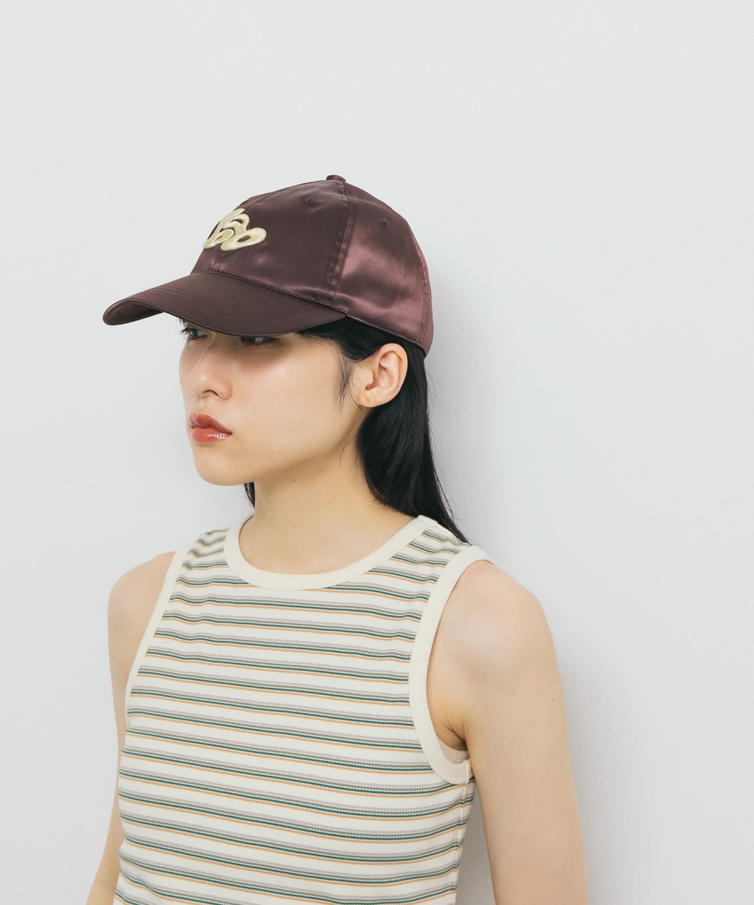 プランプエンブロイダリーサテンCAP BROWN one