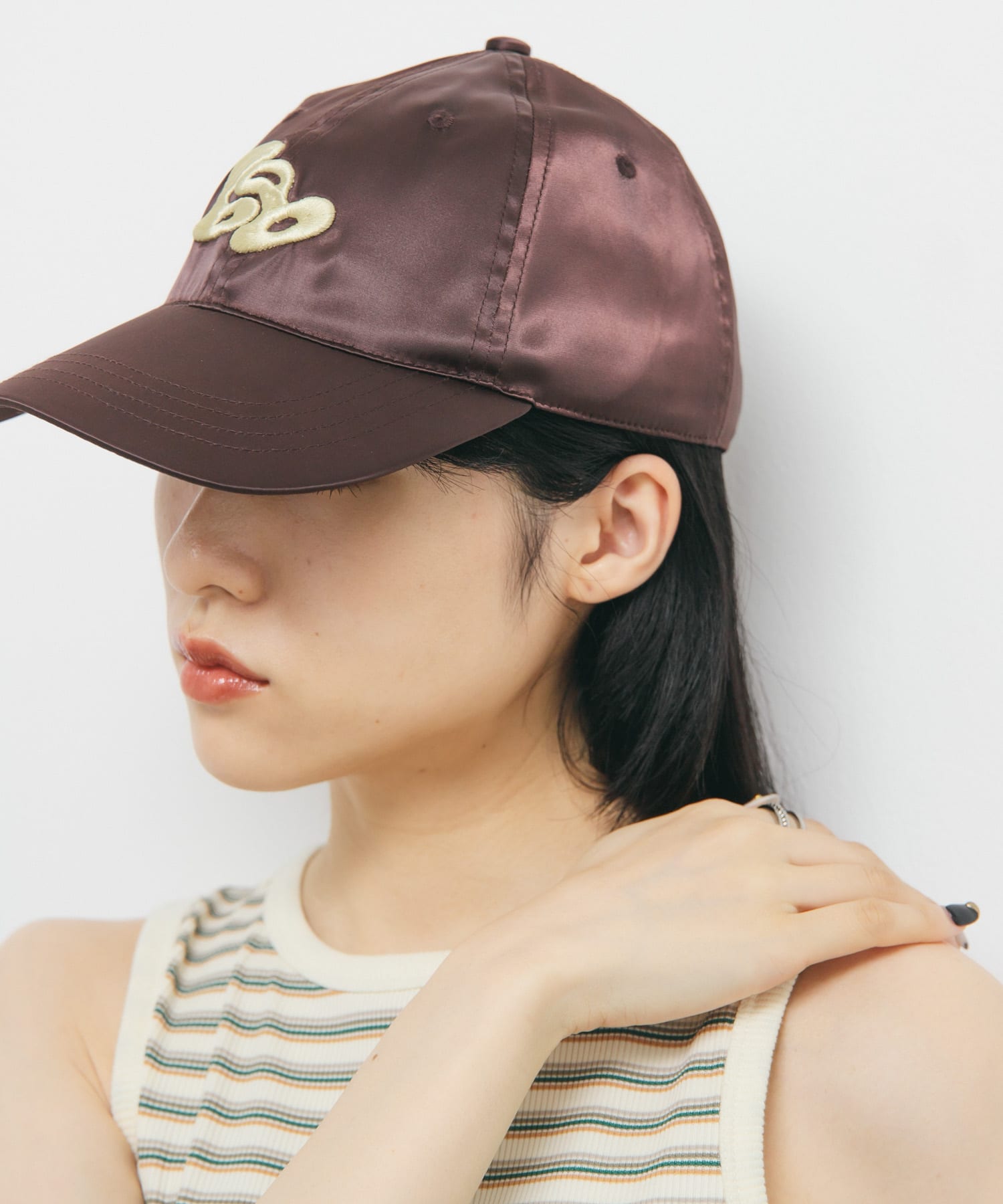 プランプエンブロイダリーサテンCAP BROWN one
