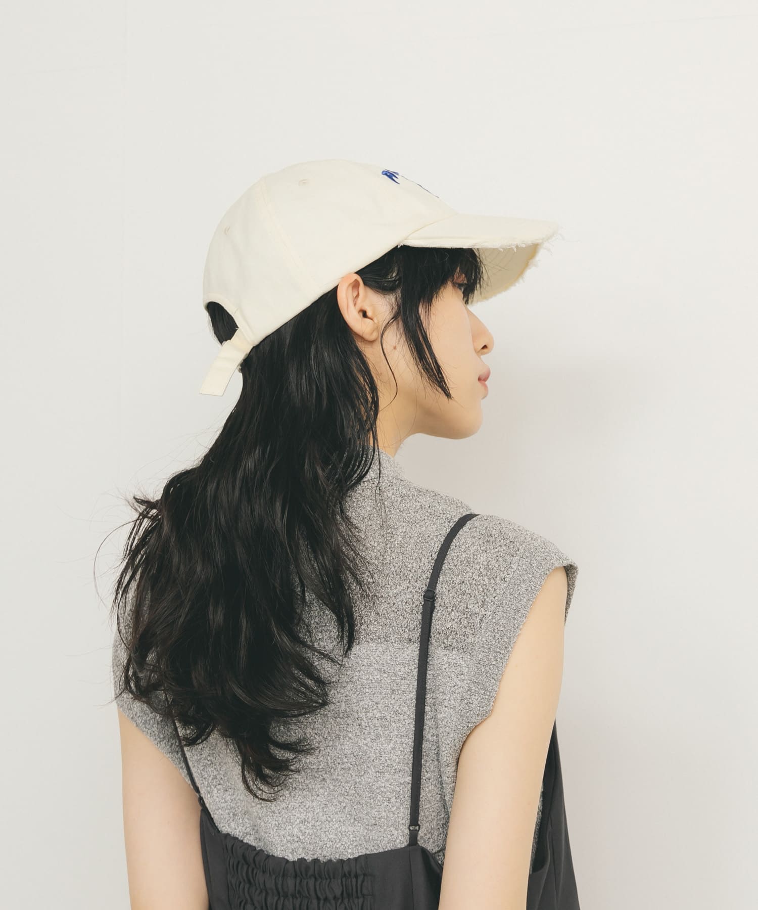 ダメージブリムCAP IVORY one
