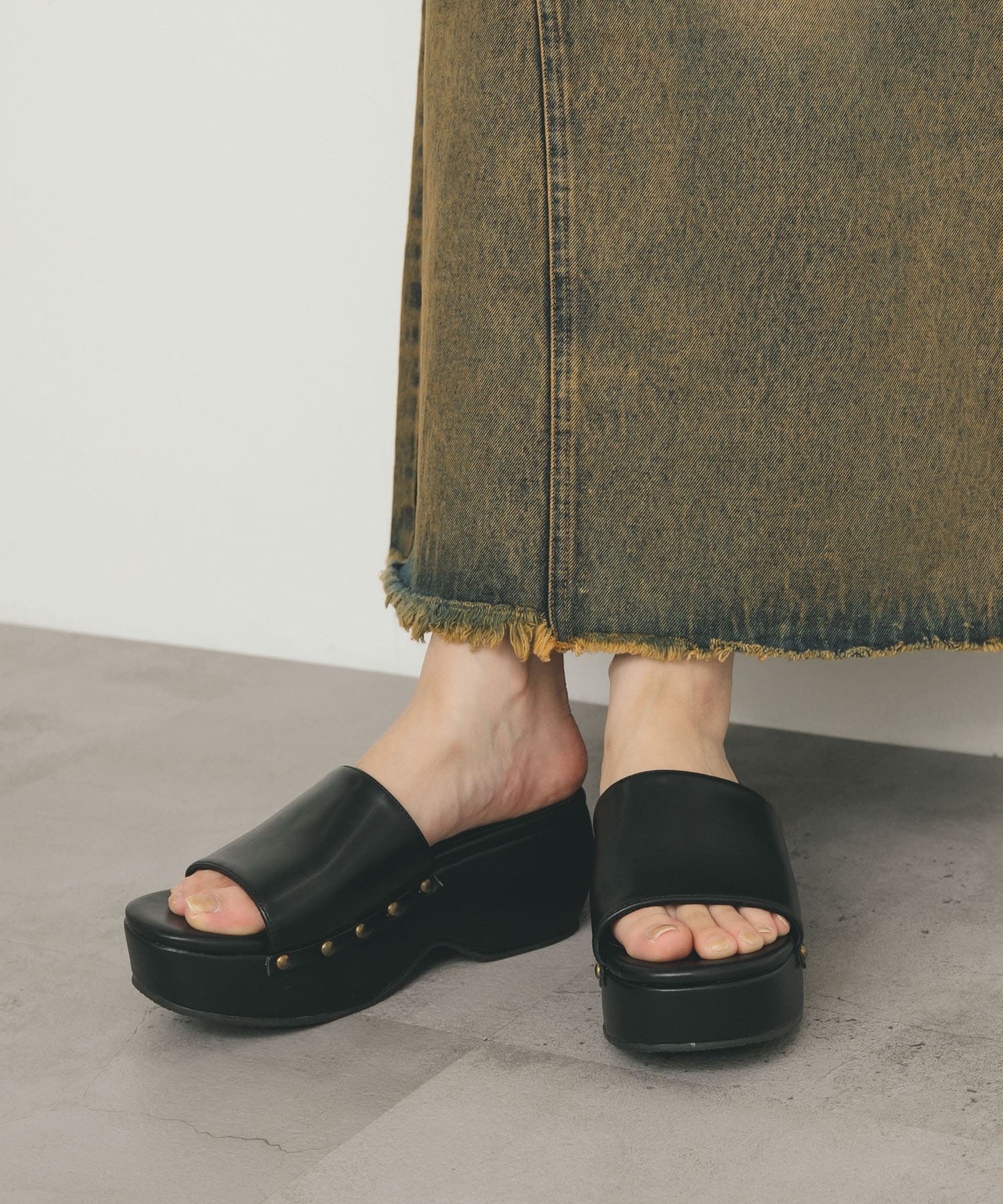 スタッズサボサンダル BLACK 37