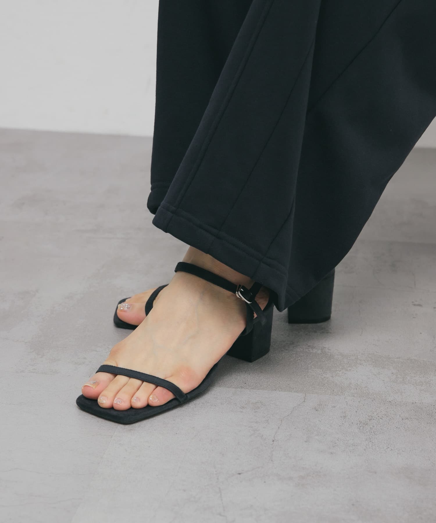 スリムストラップサンダル NAVY 36