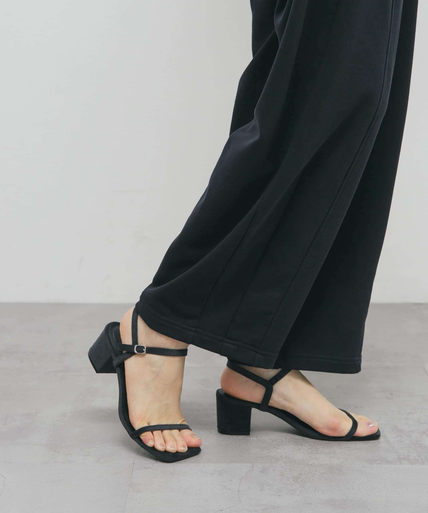 スリムストラップサンダル NAVY 36