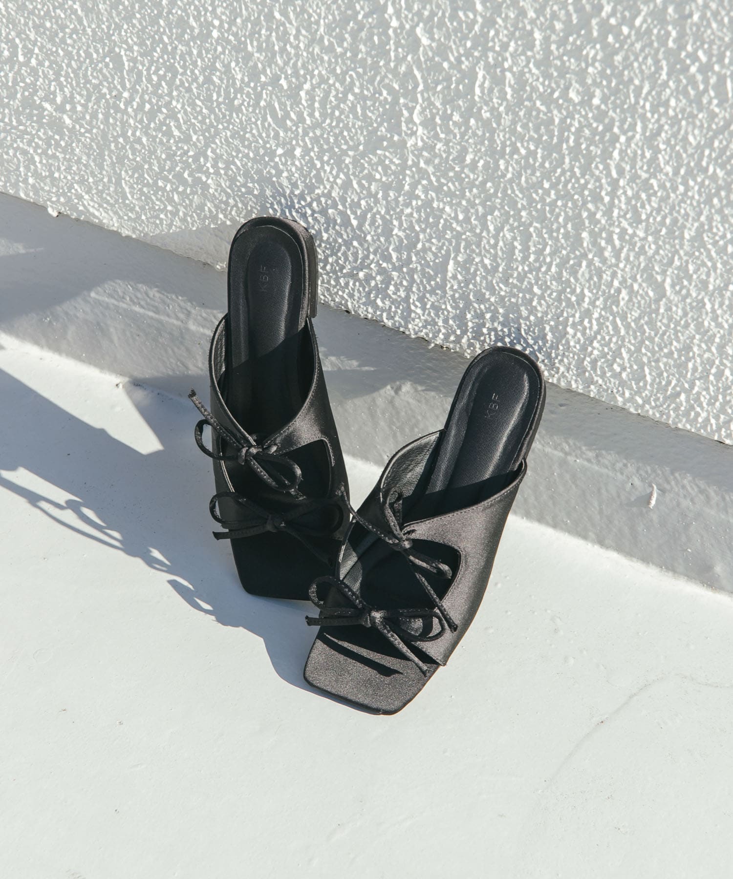 サテンリボンミュール