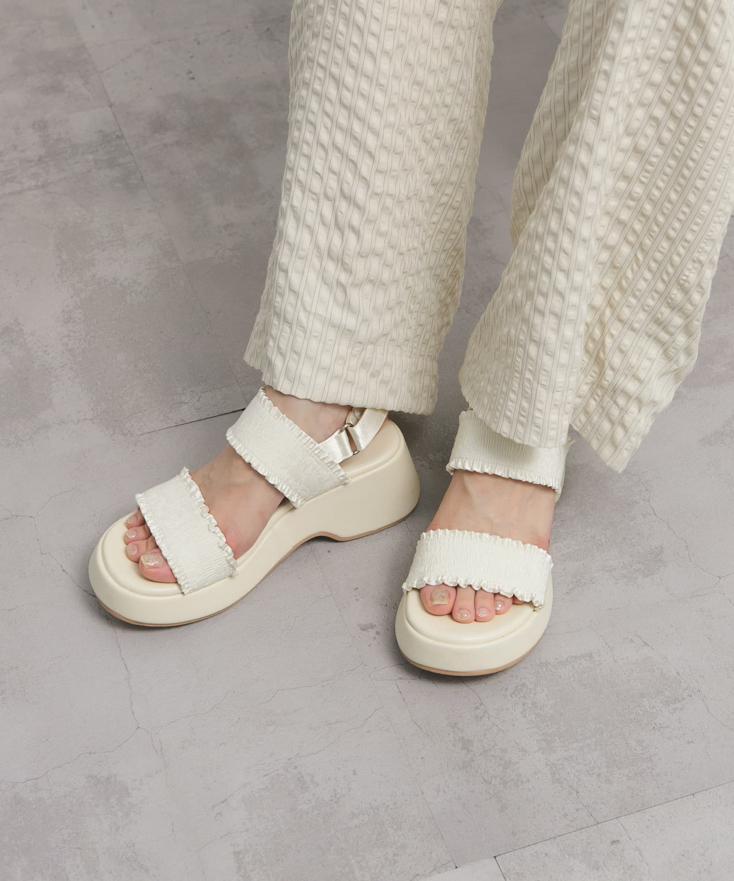 シャーリングベルトサンダル CREAM 36