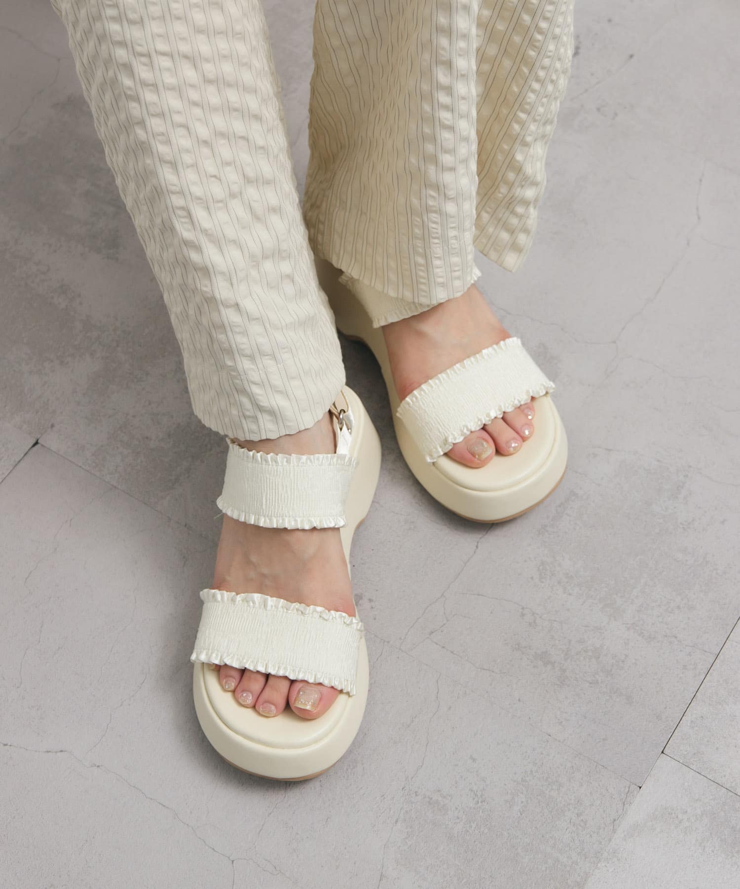 シャーリングベルトサンダル CREAM 36