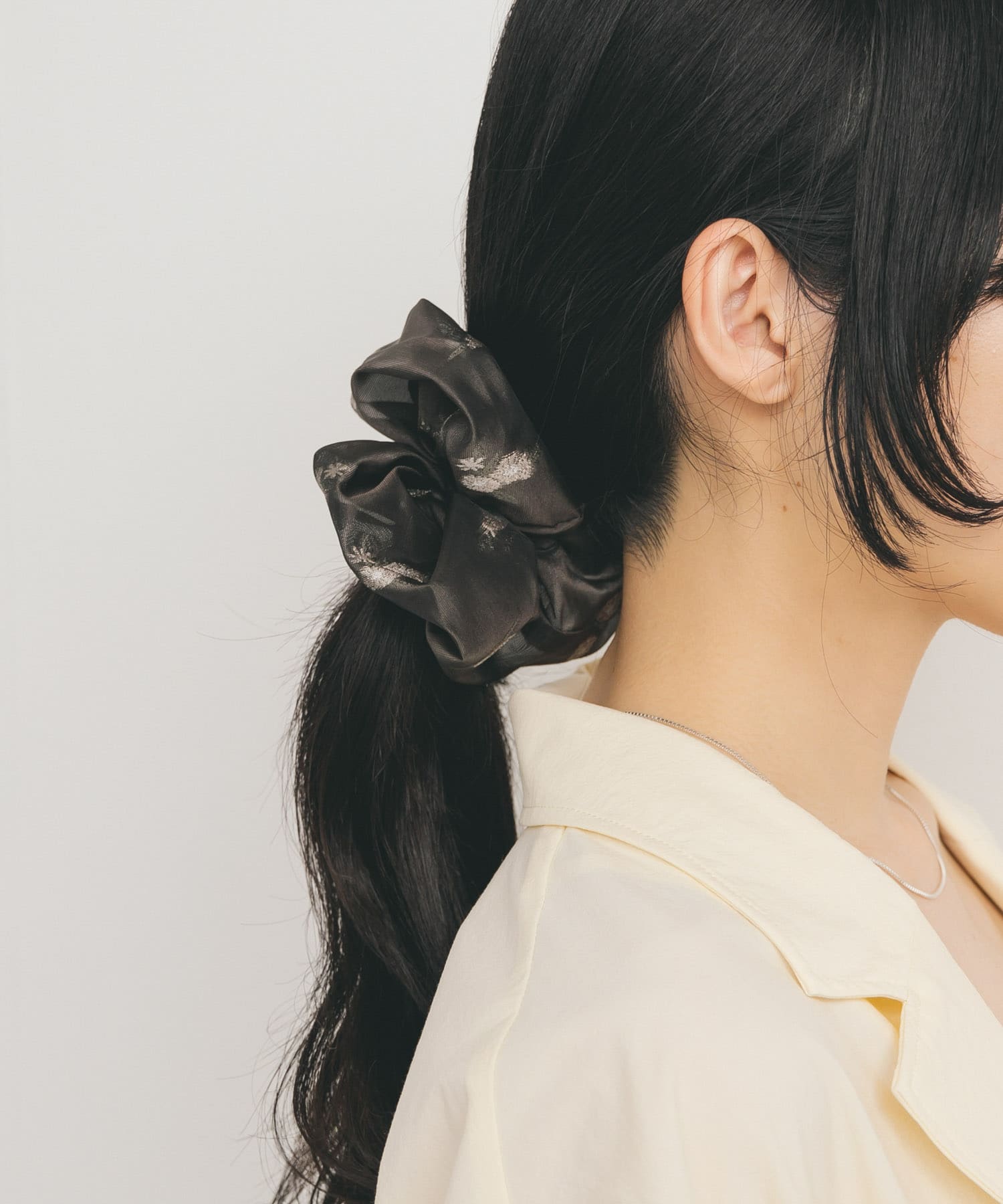 シアージャガードシュシュ BROWN one