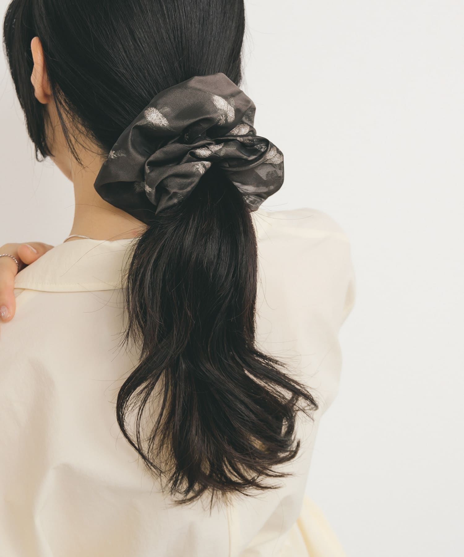 シアージャガードシュシュ BROWN one