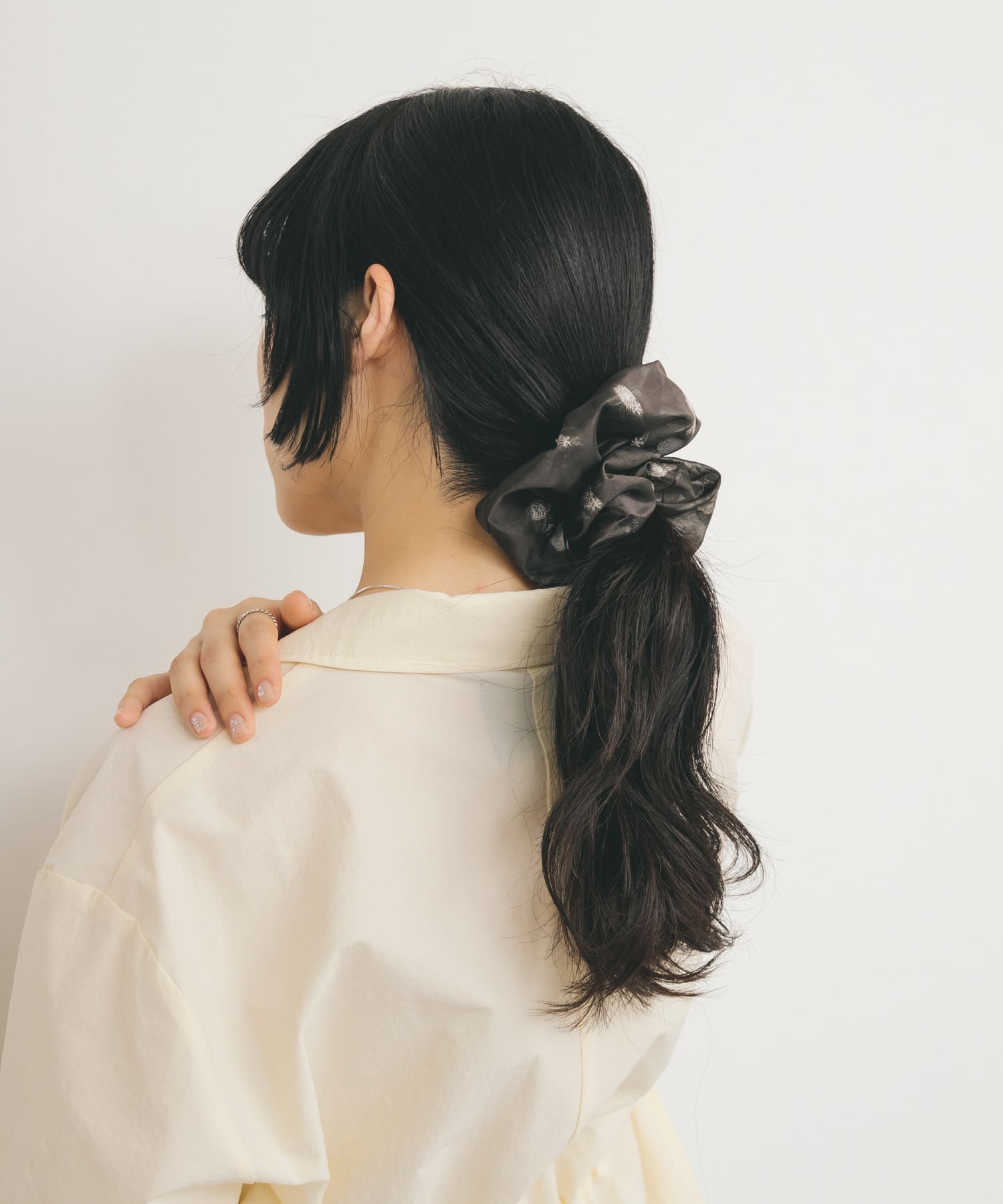 シアージャガードシュシュ BROWN one